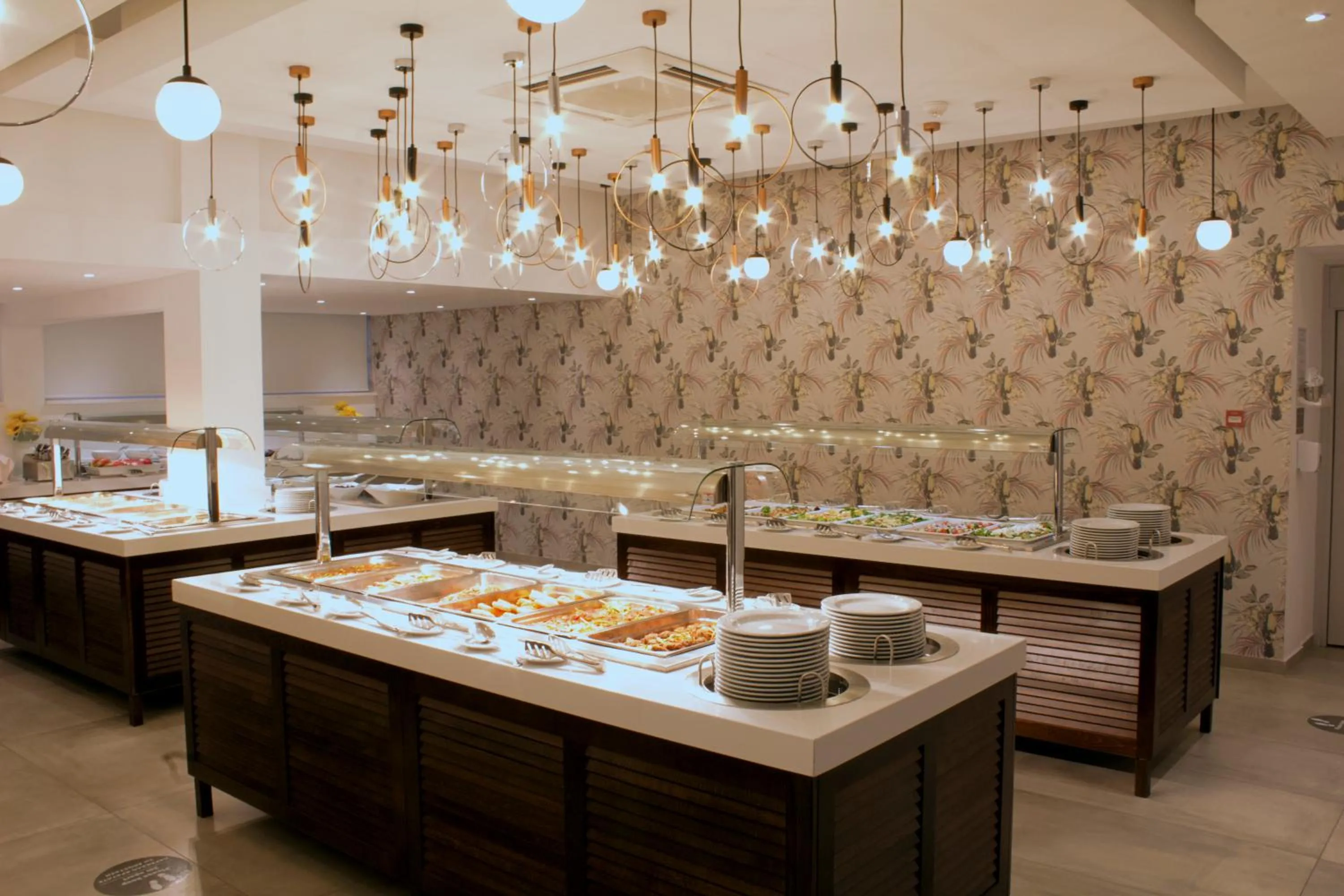 Restaurant/places to eat in Kapetanios Bay Hotel Protaras