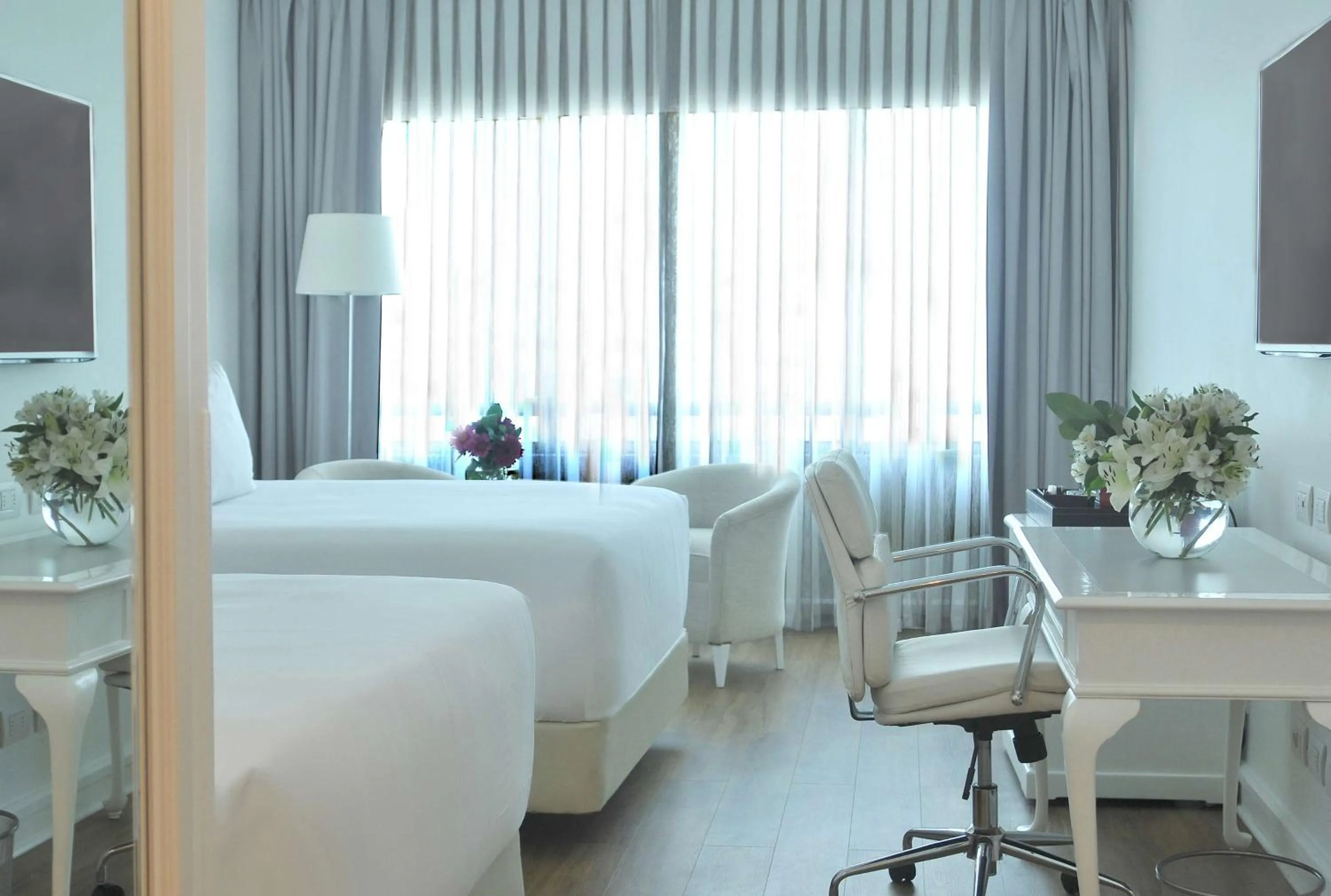 View (from property/room), Bed in NH Collection Plaza Santiago