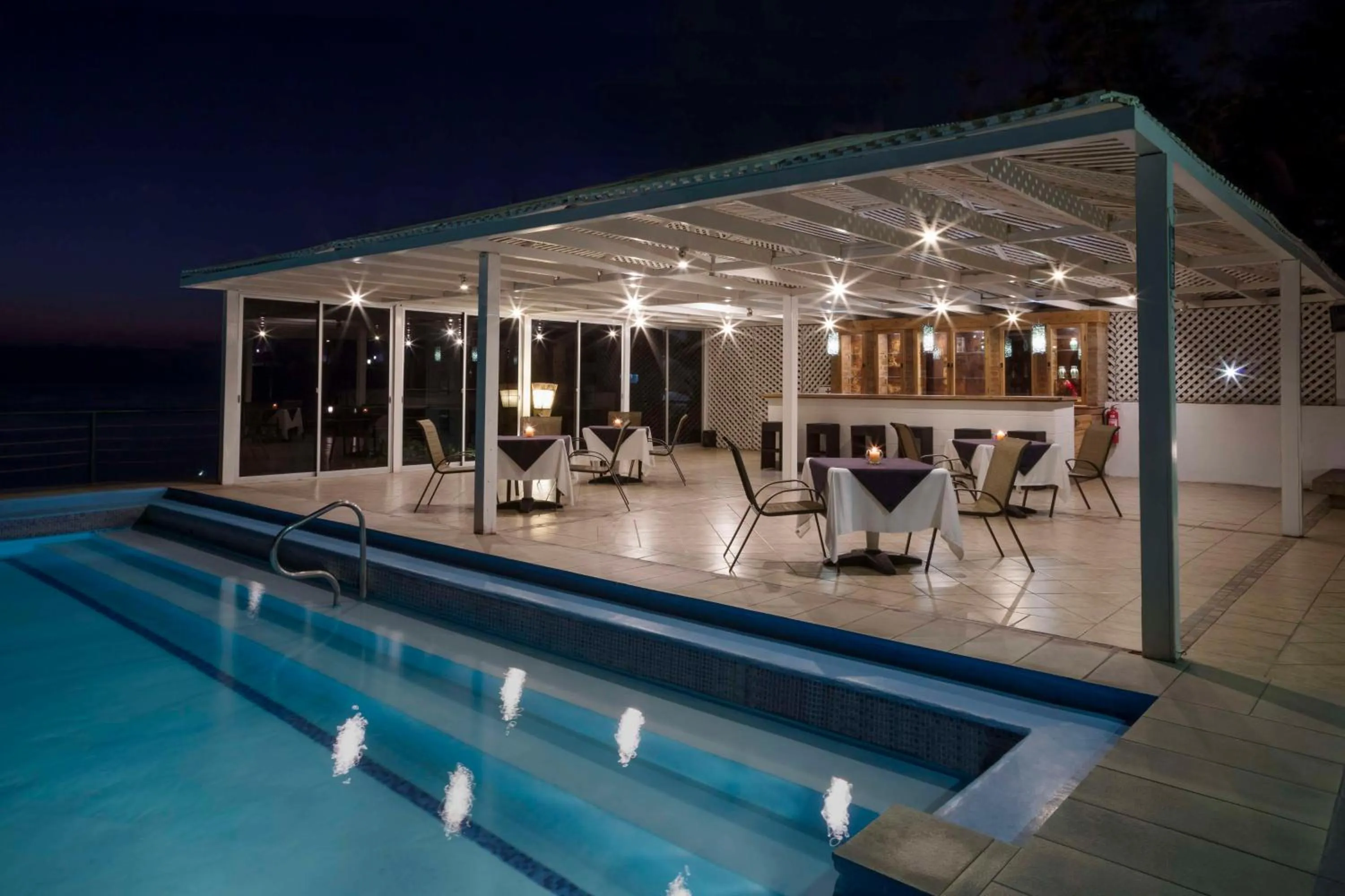 Pool view in NH Iquique Costa