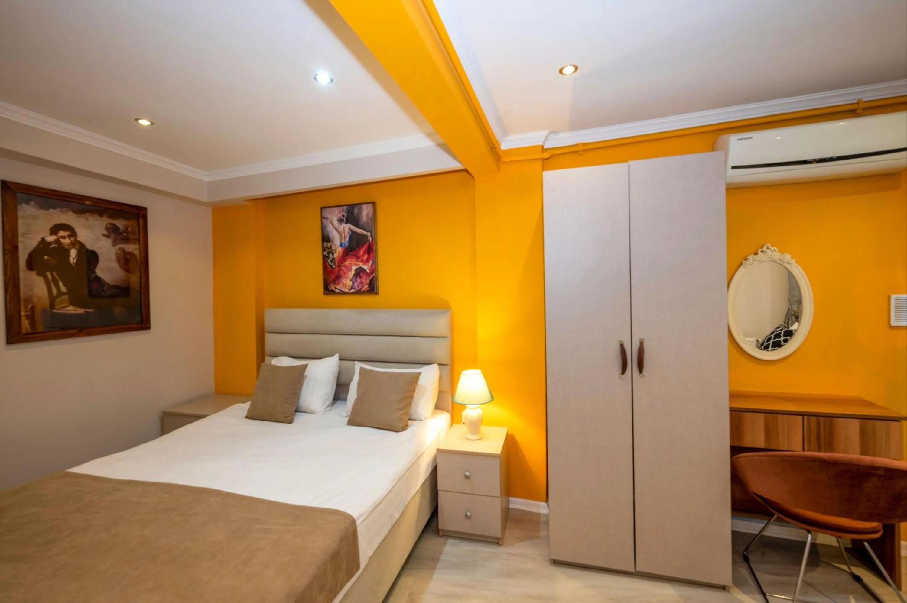 Bed in Marida Suit - Istanbul Taksim