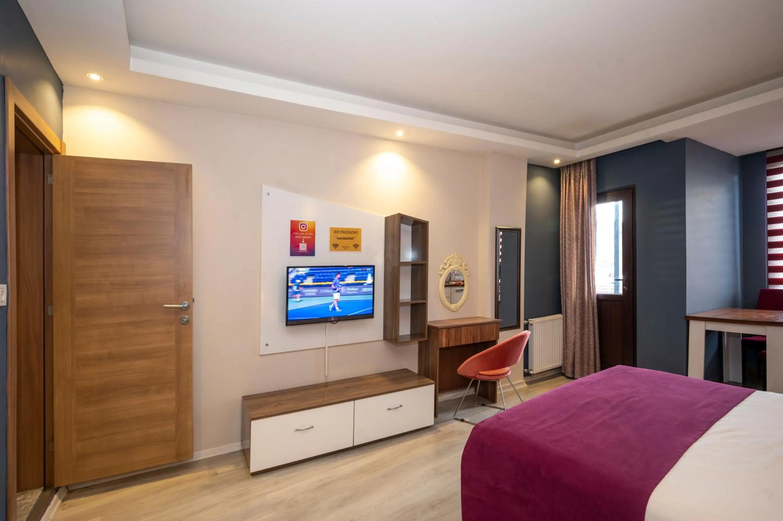 TV and multimedia, Bed in Marida Suit - Istanbul Taksim