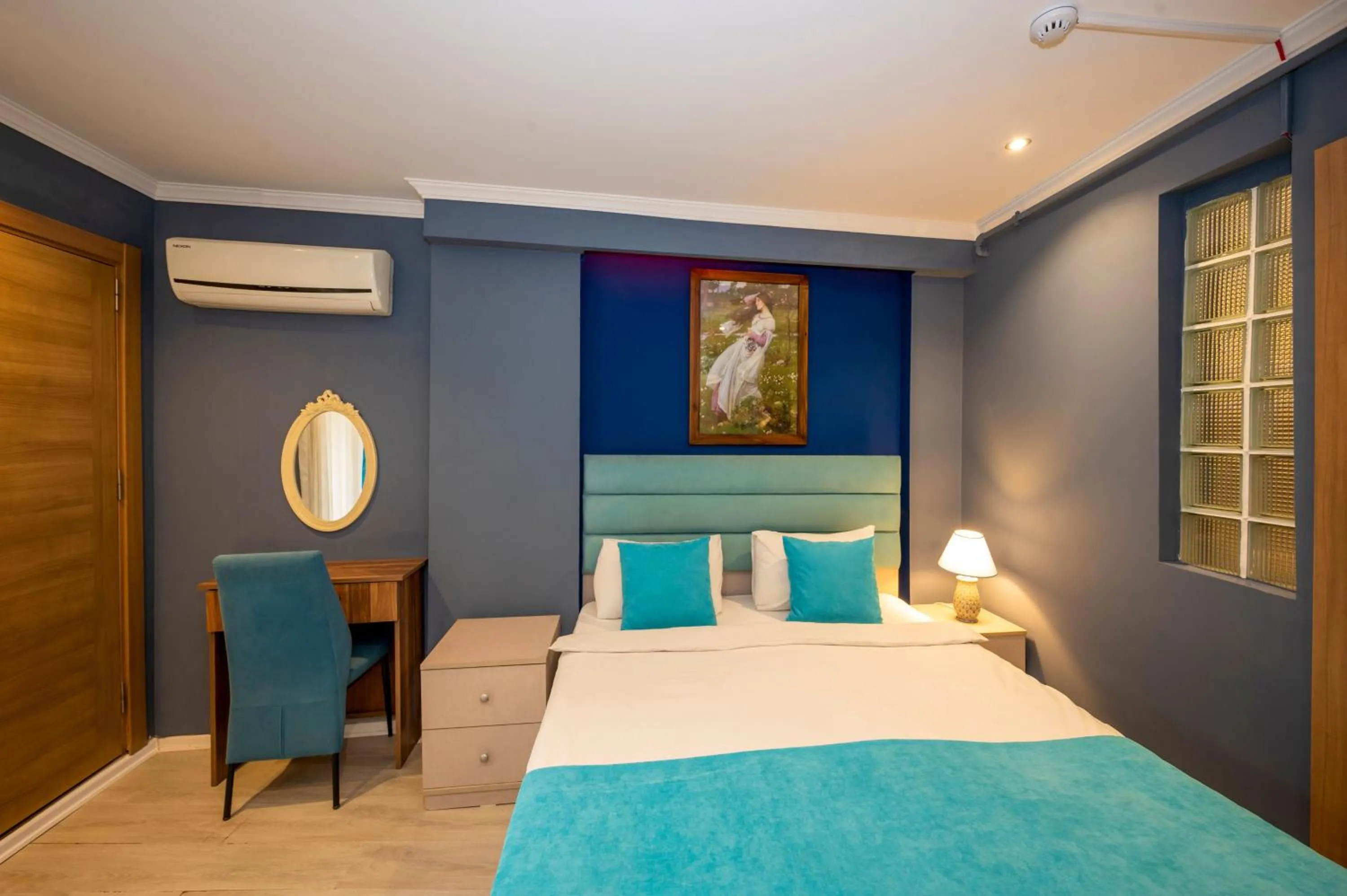 Bed in Marida Suit - Istanbul Taksim