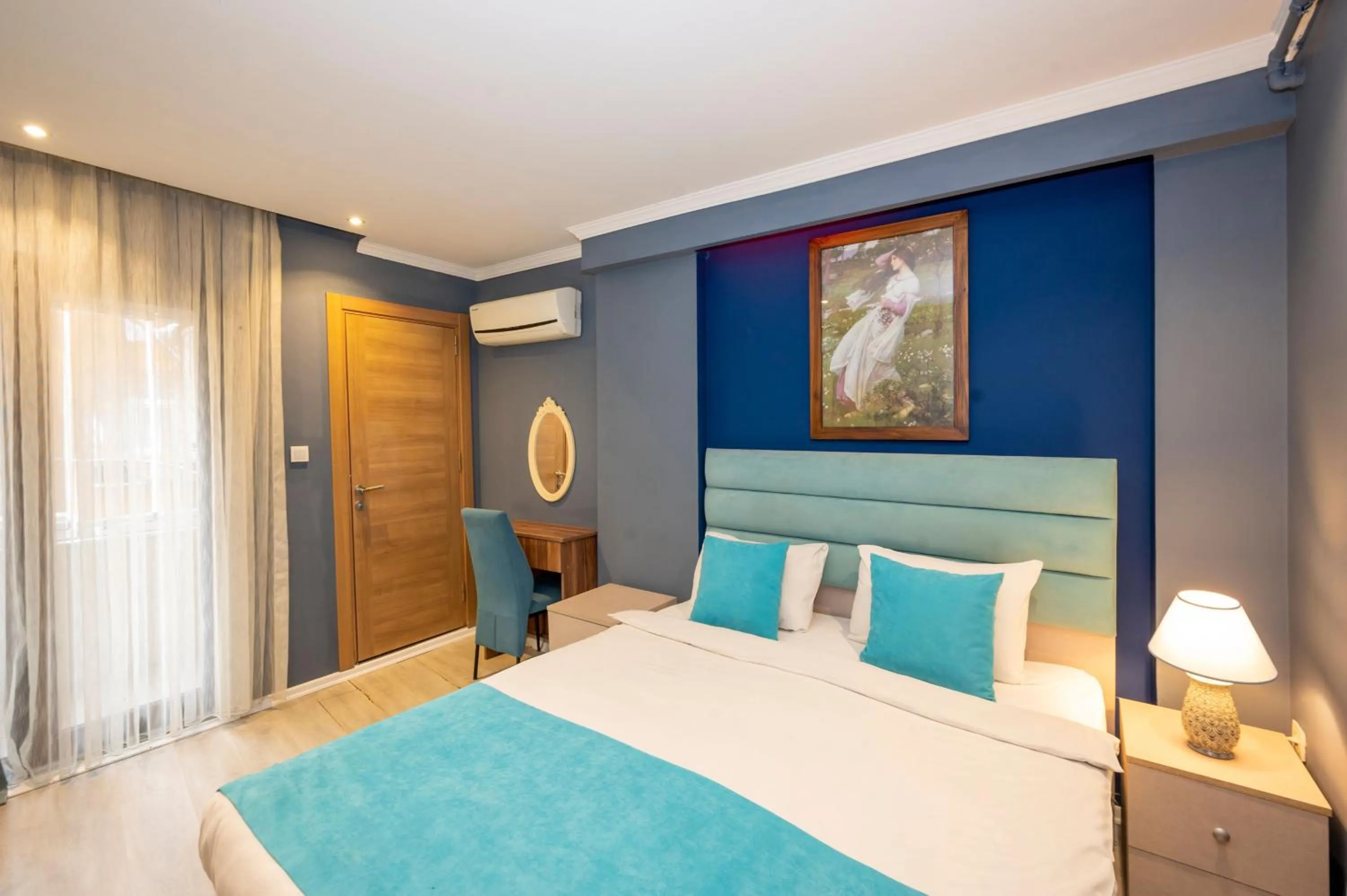 Bed in Marida Suit - Istanbul Taksim