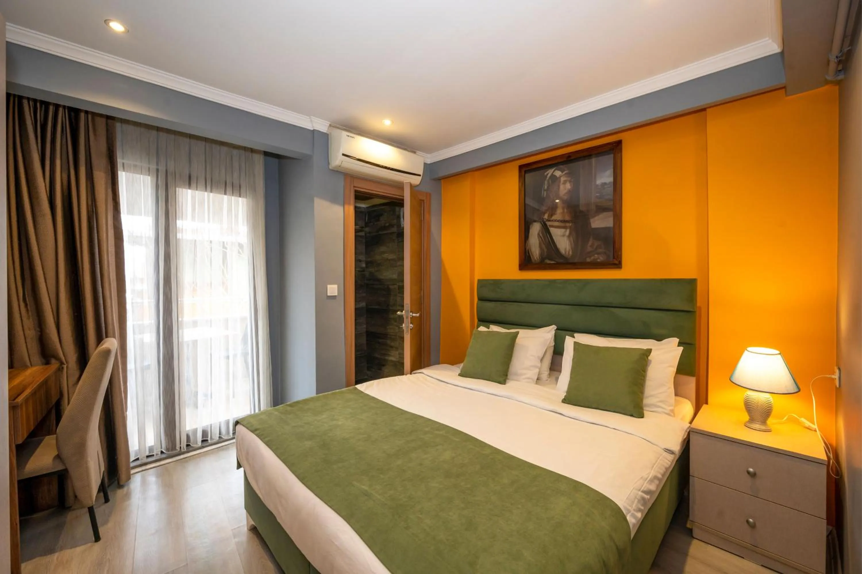 Bed in Marida Suit - Istanbul Taksim