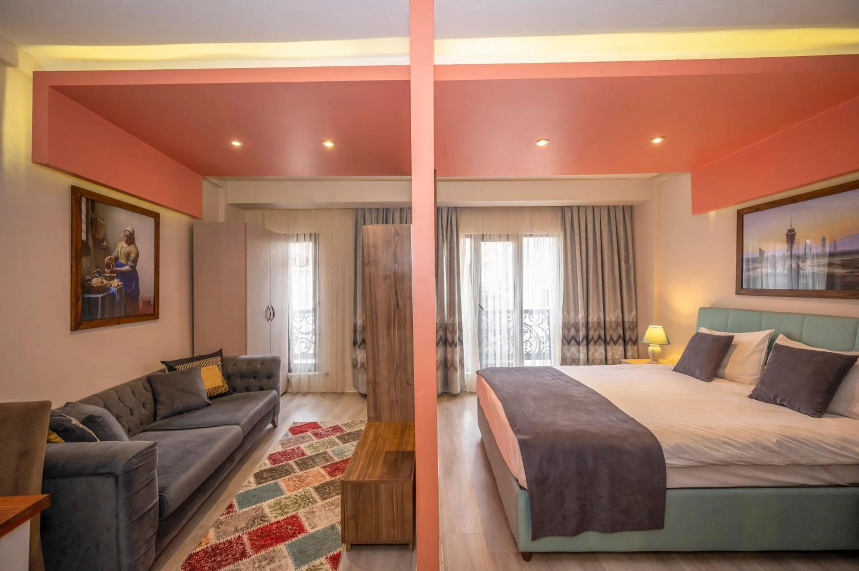 Photo of the whole room, Bed in Marida Suit - Istanbul Taksim