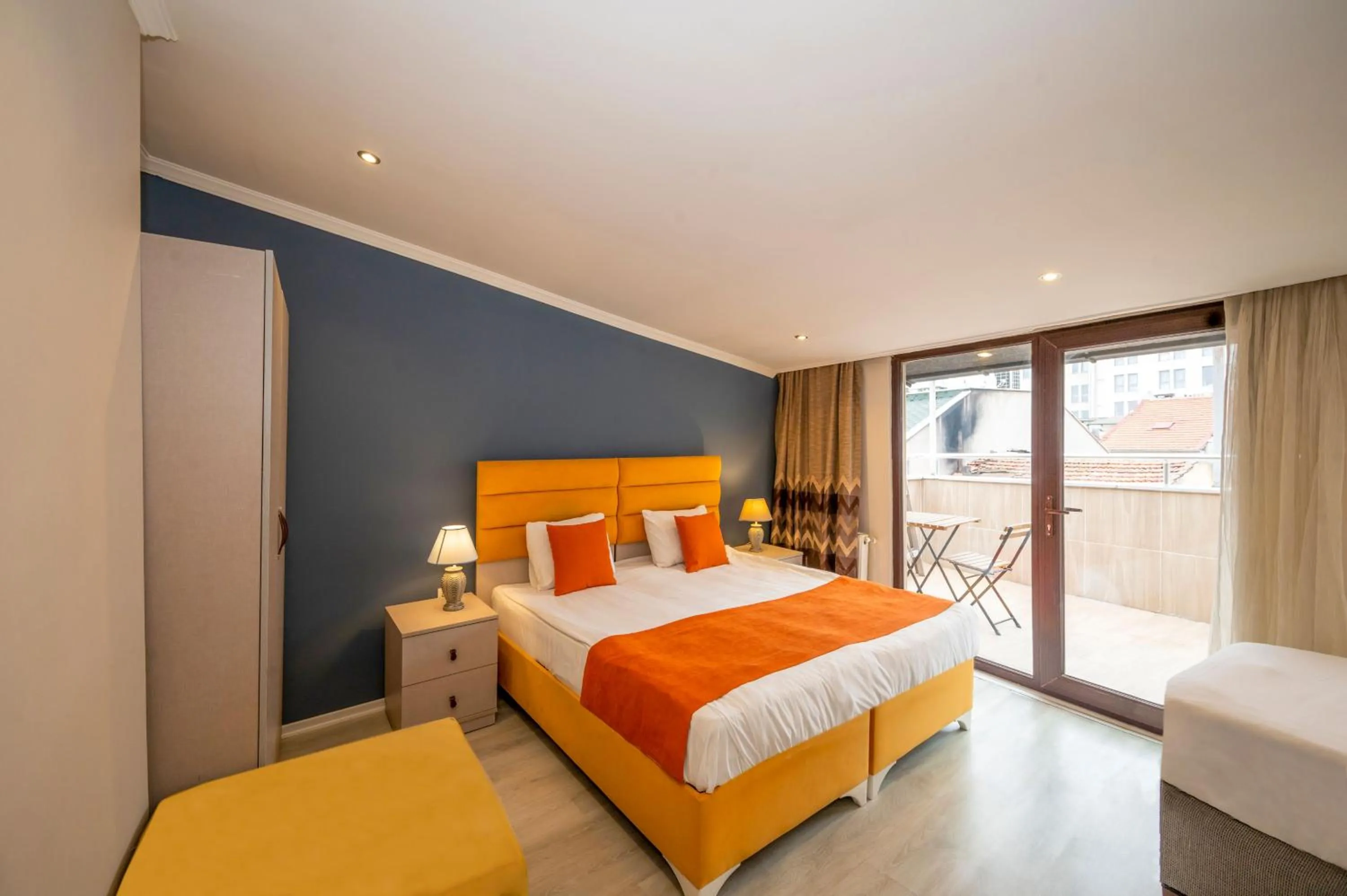 Bed in Marida Suit - Istanbul Taksim