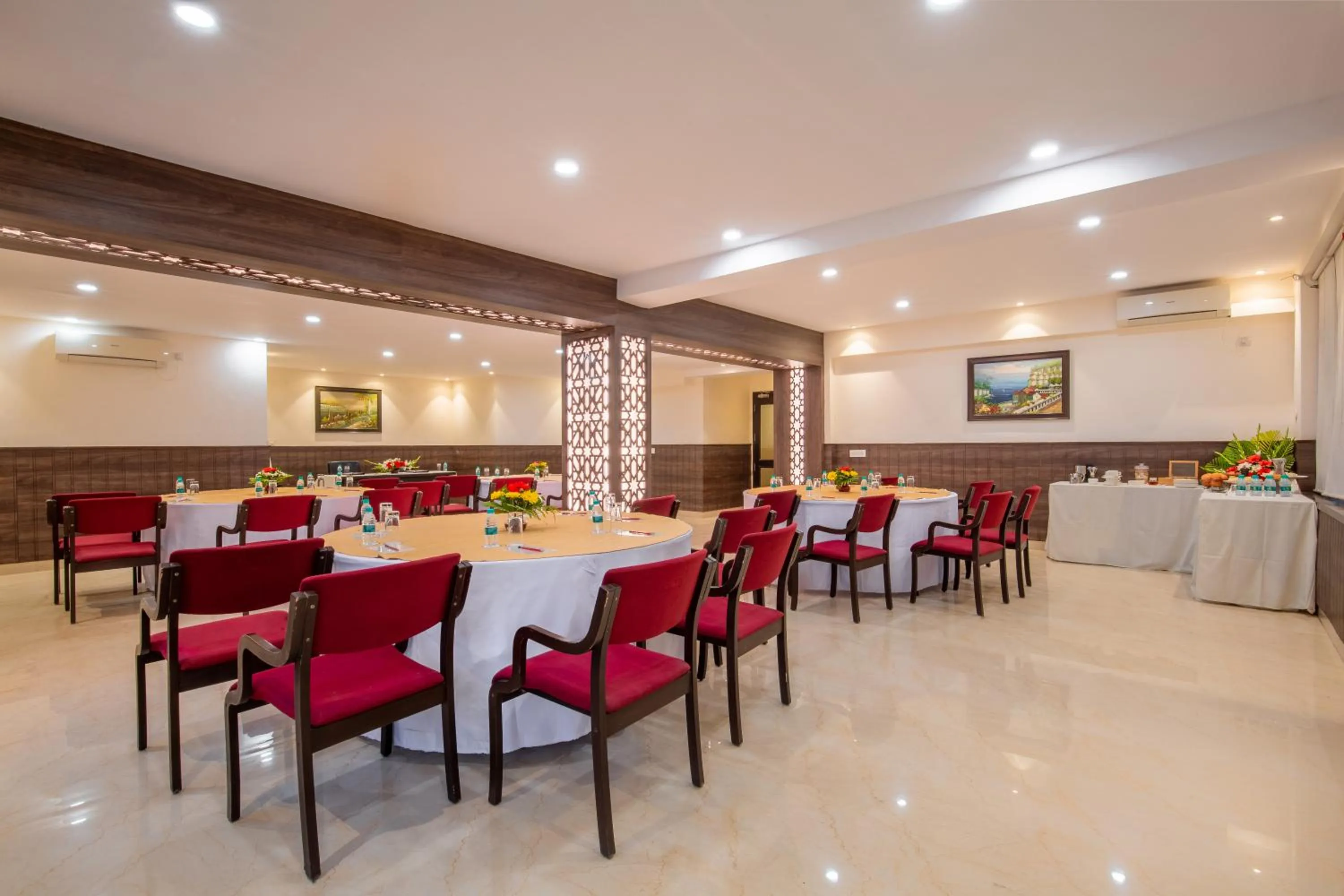 Business facilities in Rosewood Apartment Hotel - Pantnagar