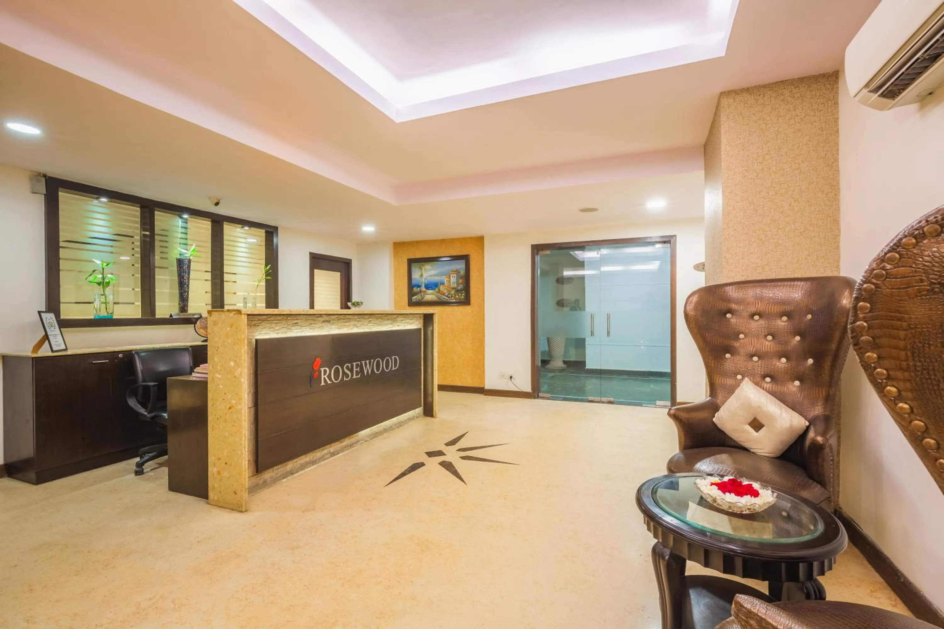Lobby or reception in Rosewood Apartment Hotel - Pantnagar