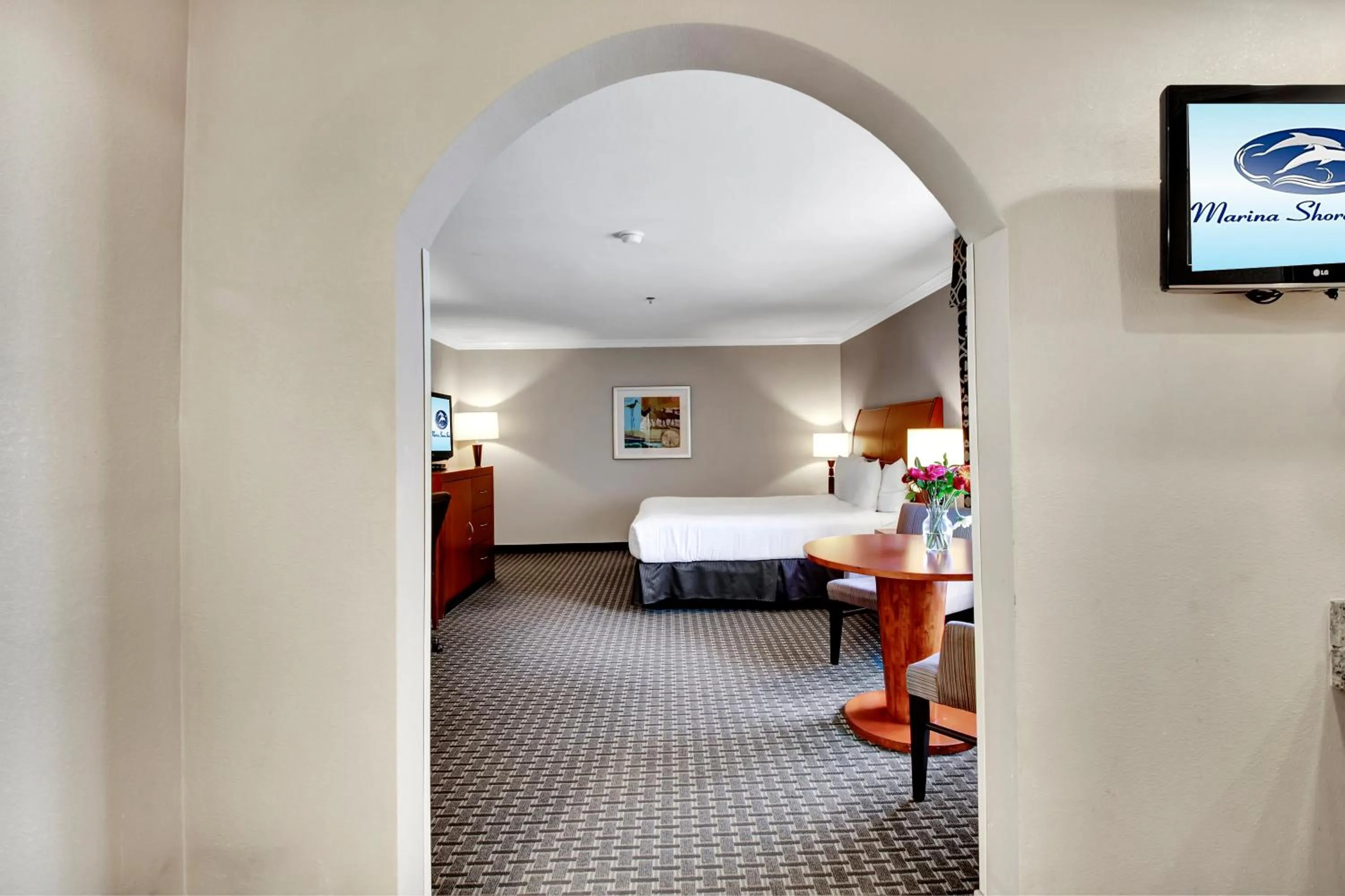 Photo of the whole room, Bed in Best Western Plus Marina Shores Hotel