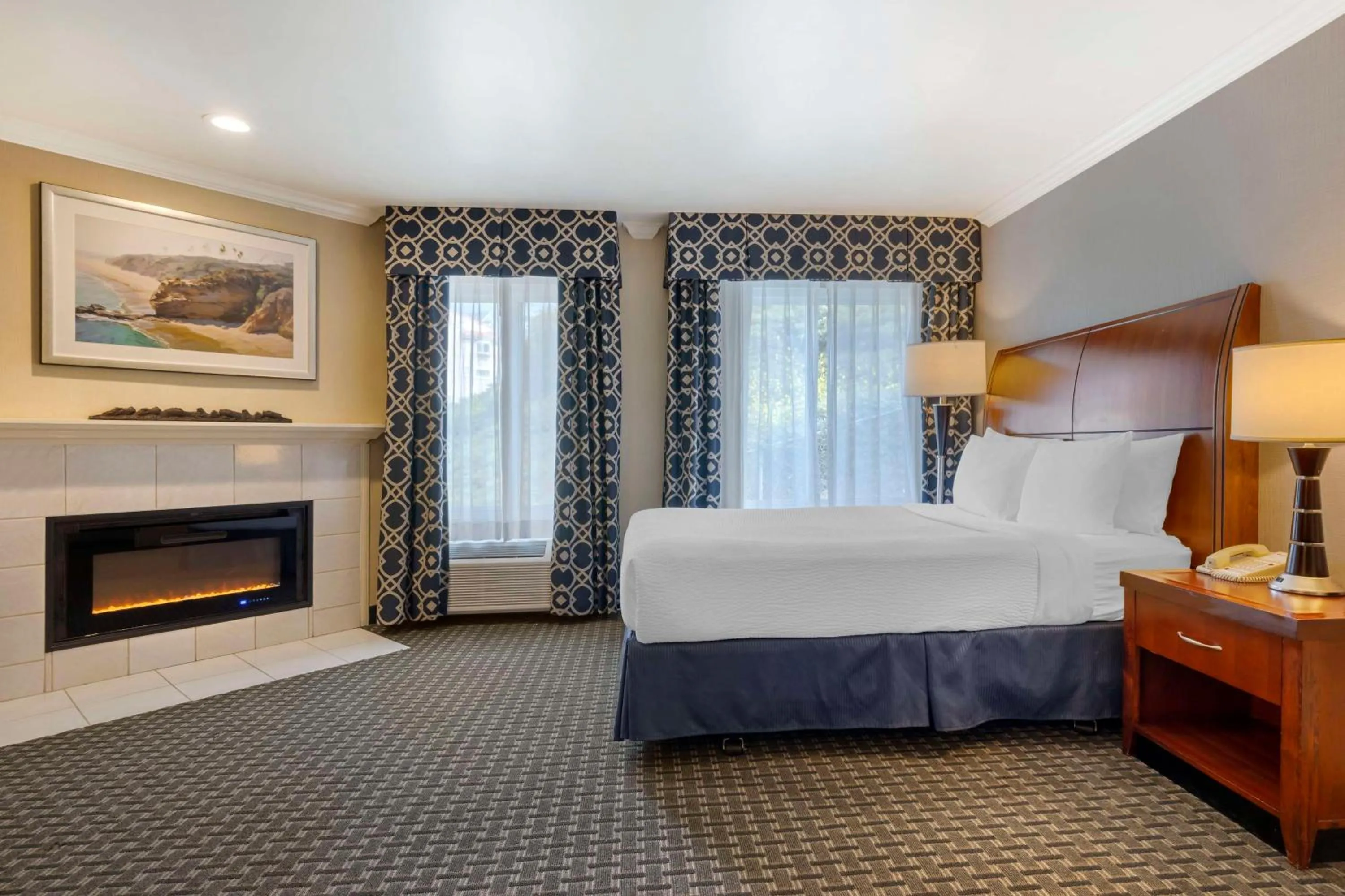 Bedroom, Bed in Best Western Plus Marina Shores Hotel