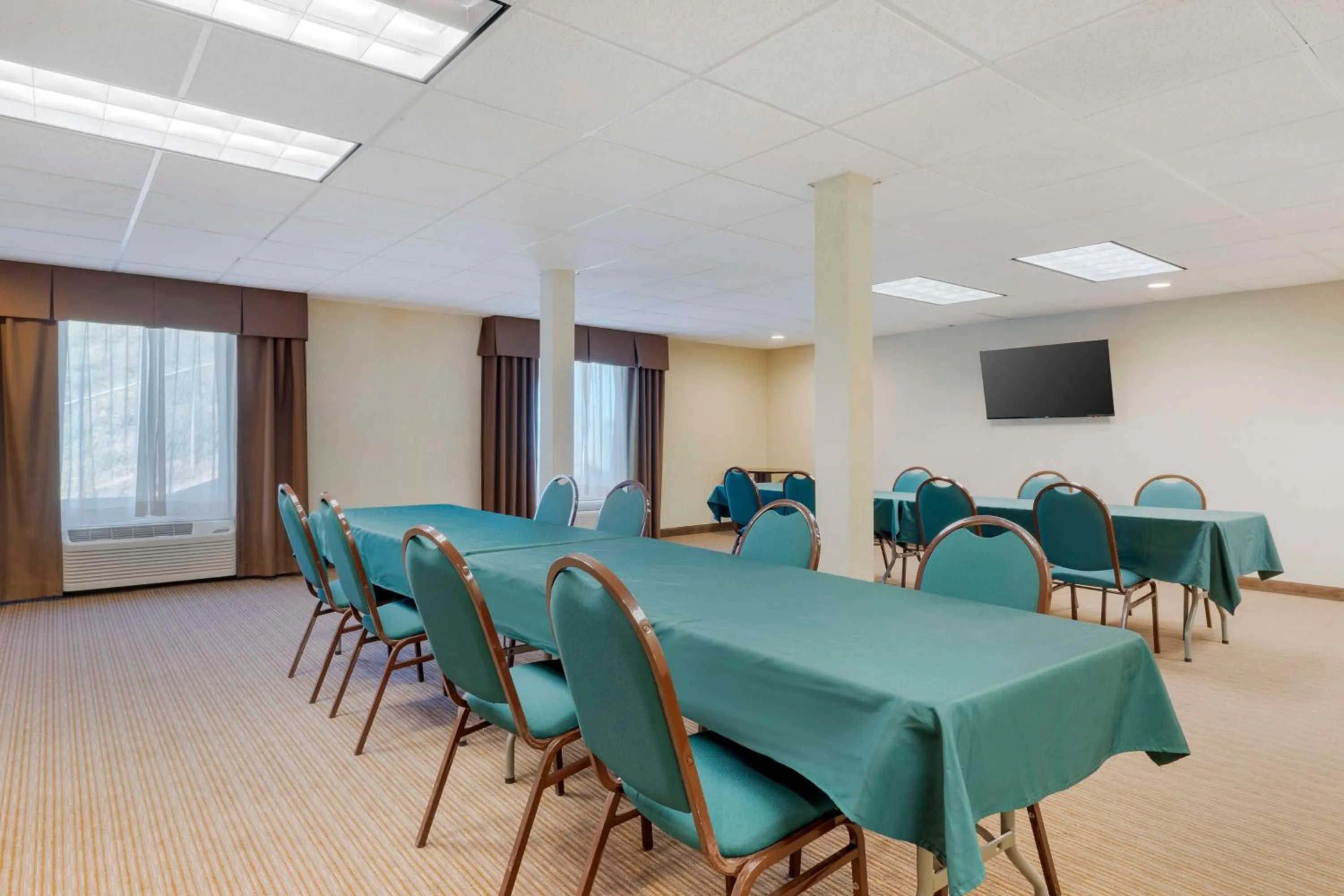 Meeting/conference room in Best Western Plus Marina Shores Hotel