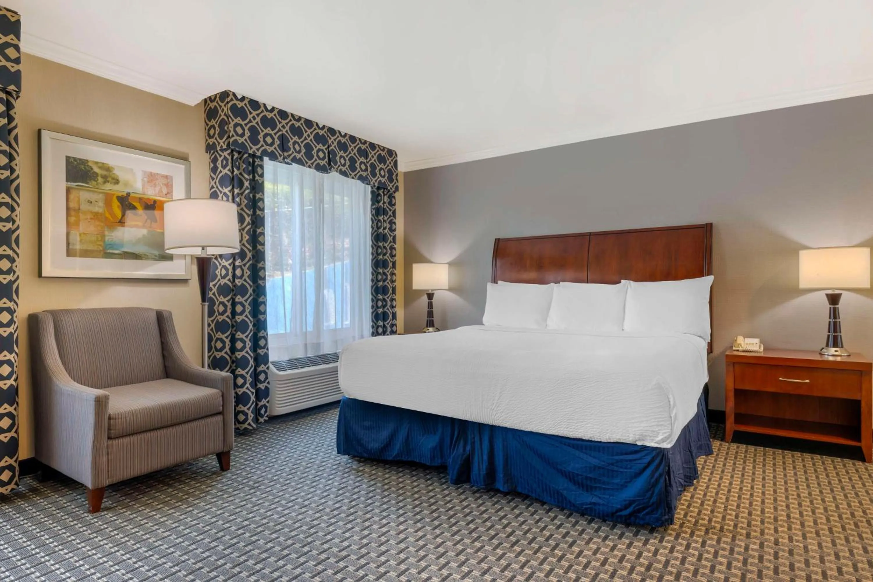 Bedroom, Bed in Best Western Plus Marina Shores Hotel