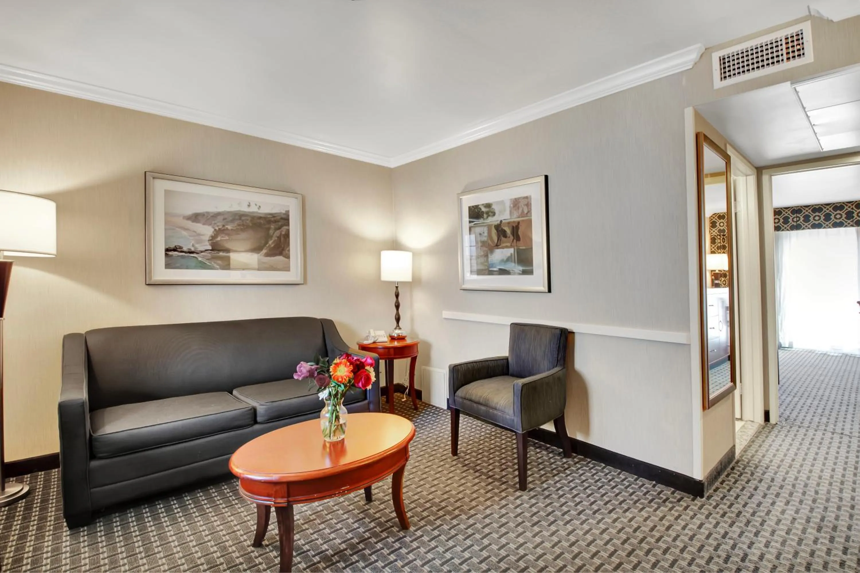 Seating area in Best Western Plus Marina Shores Hotel