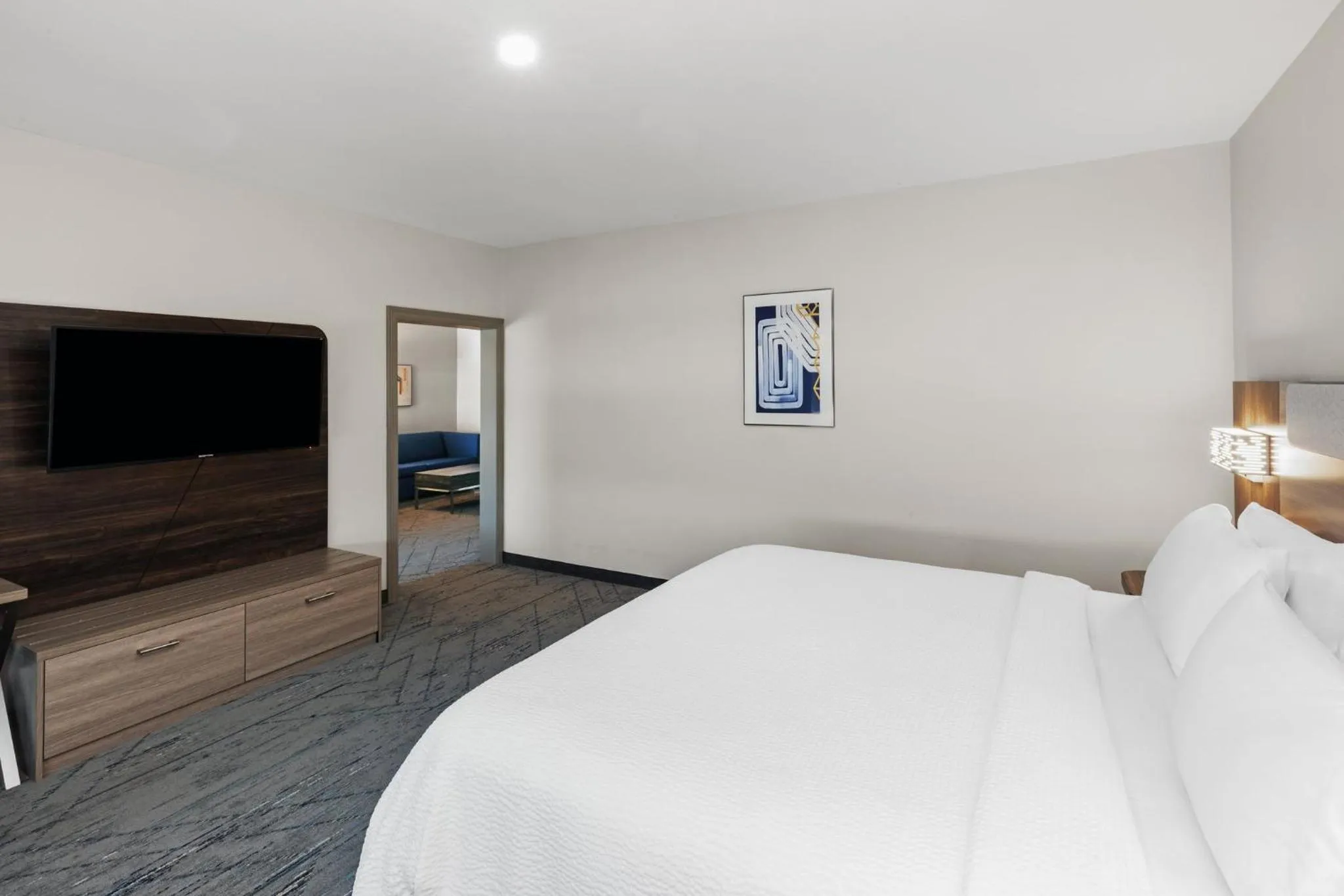 Photo of the whole room, Bed in Holiday Inn Express Hotel & Suites Henderson - Traffic Star by IHG