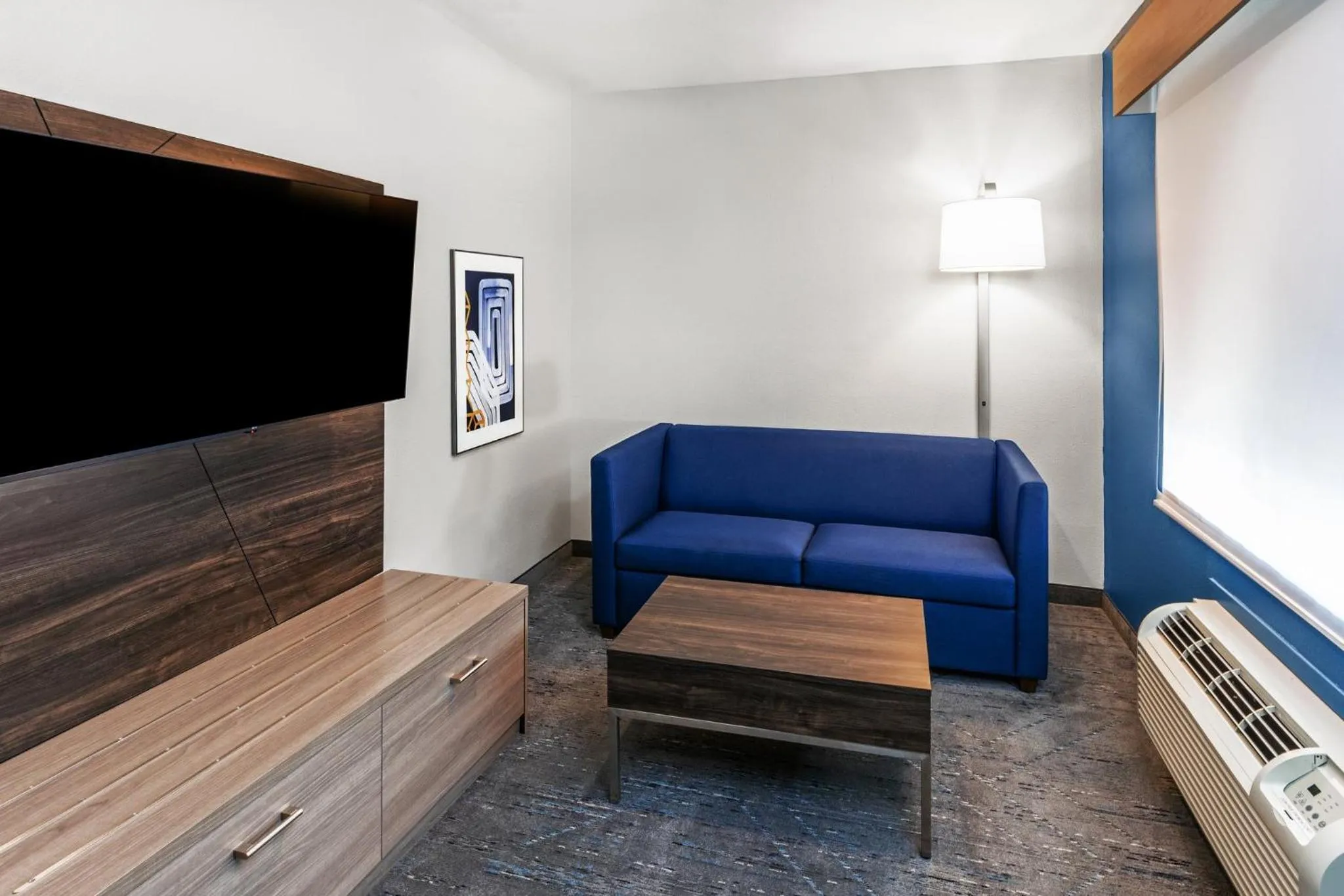 Photo of the whole room in Holiday Inn Express Hotel & Suites Henderson - Traffic Star by IHG