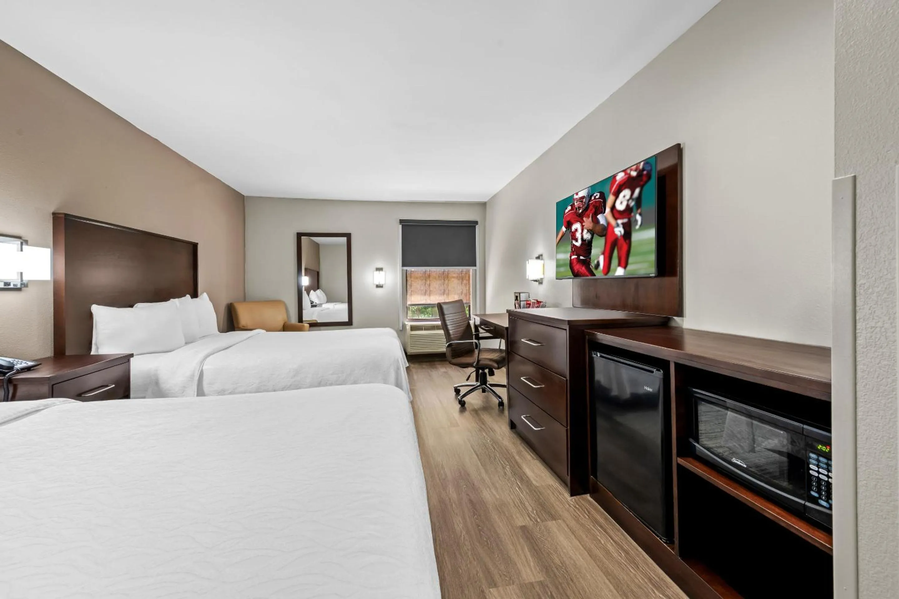 Photo of the whole room, Bed in Red Roof PLUS Henderson