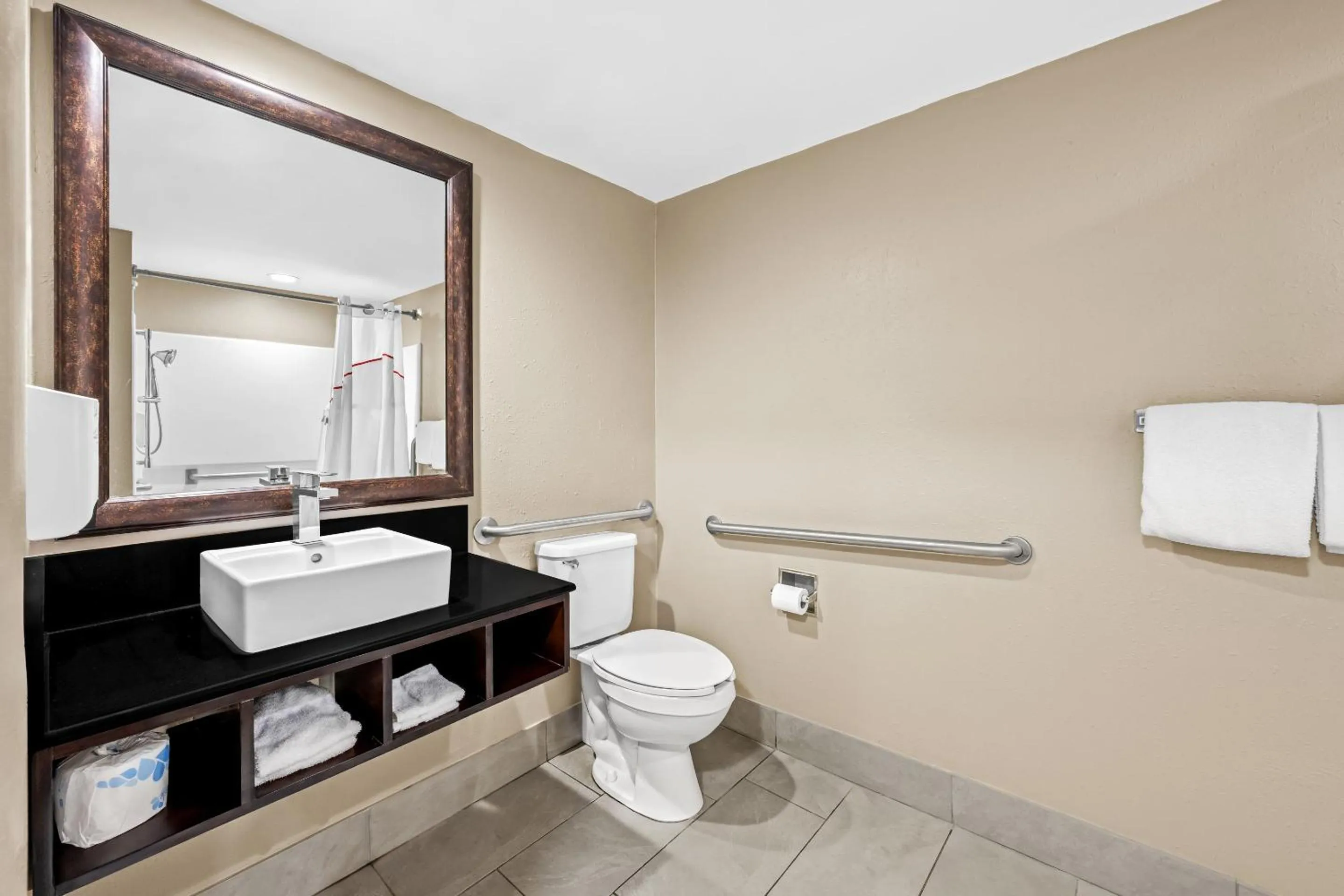 Bathroom in Red Roof PLUS Henderson