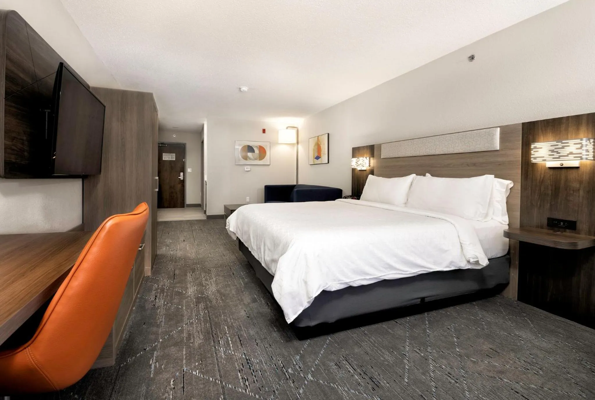 Photo of the whole room, Bed in Holiday Inn Express Hotel & Suites Festus-South St. Louis by IHG