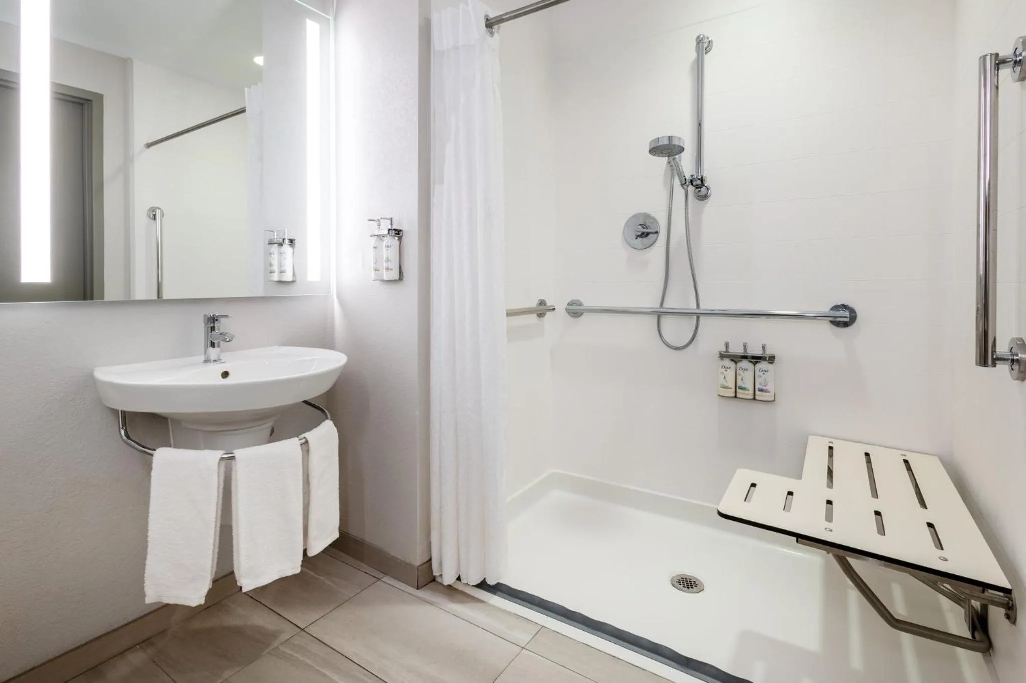 Photo of the whole room in Holiday Inn Express Hotel & Suites Jackson - Flowood by IHG