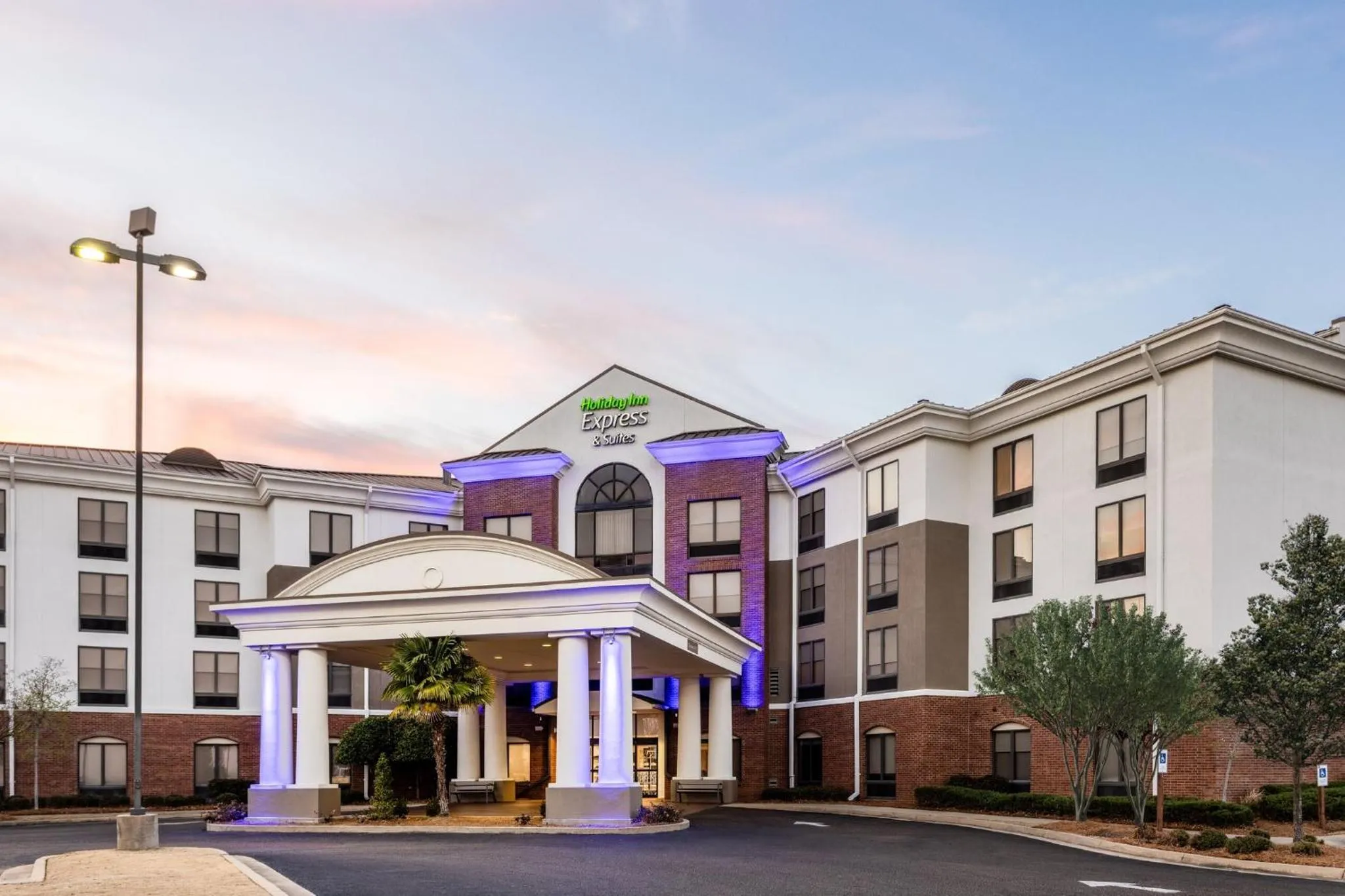 Property building in Holiday Inn Express Hotel & Suites Jackson - Flowood by IHG