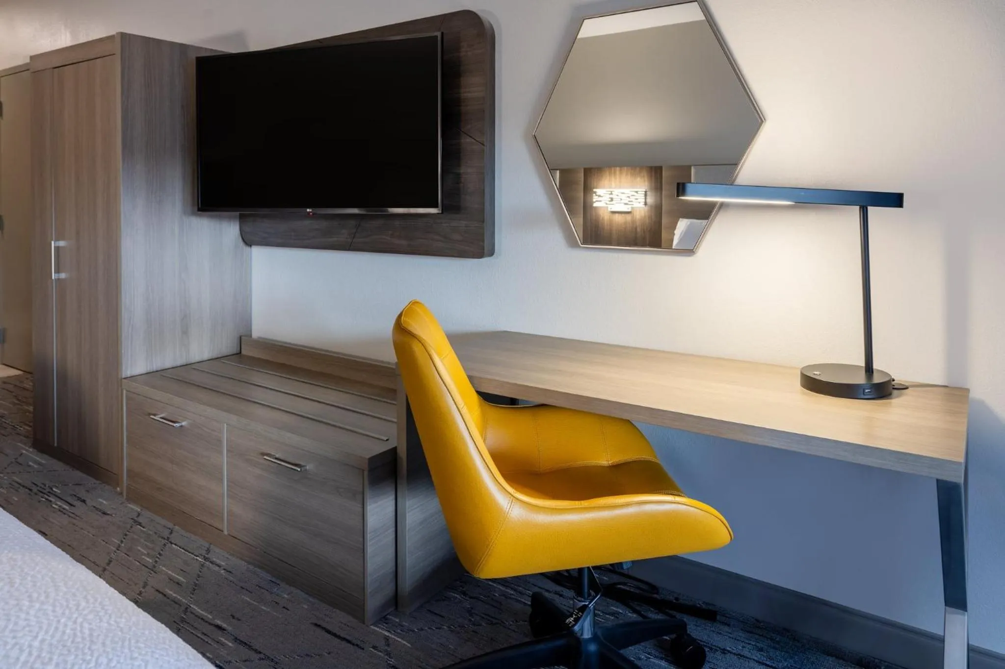 Photo of the whole room in Holiday Inn Express Hotel & Suites Jackson - Flowood by IHG