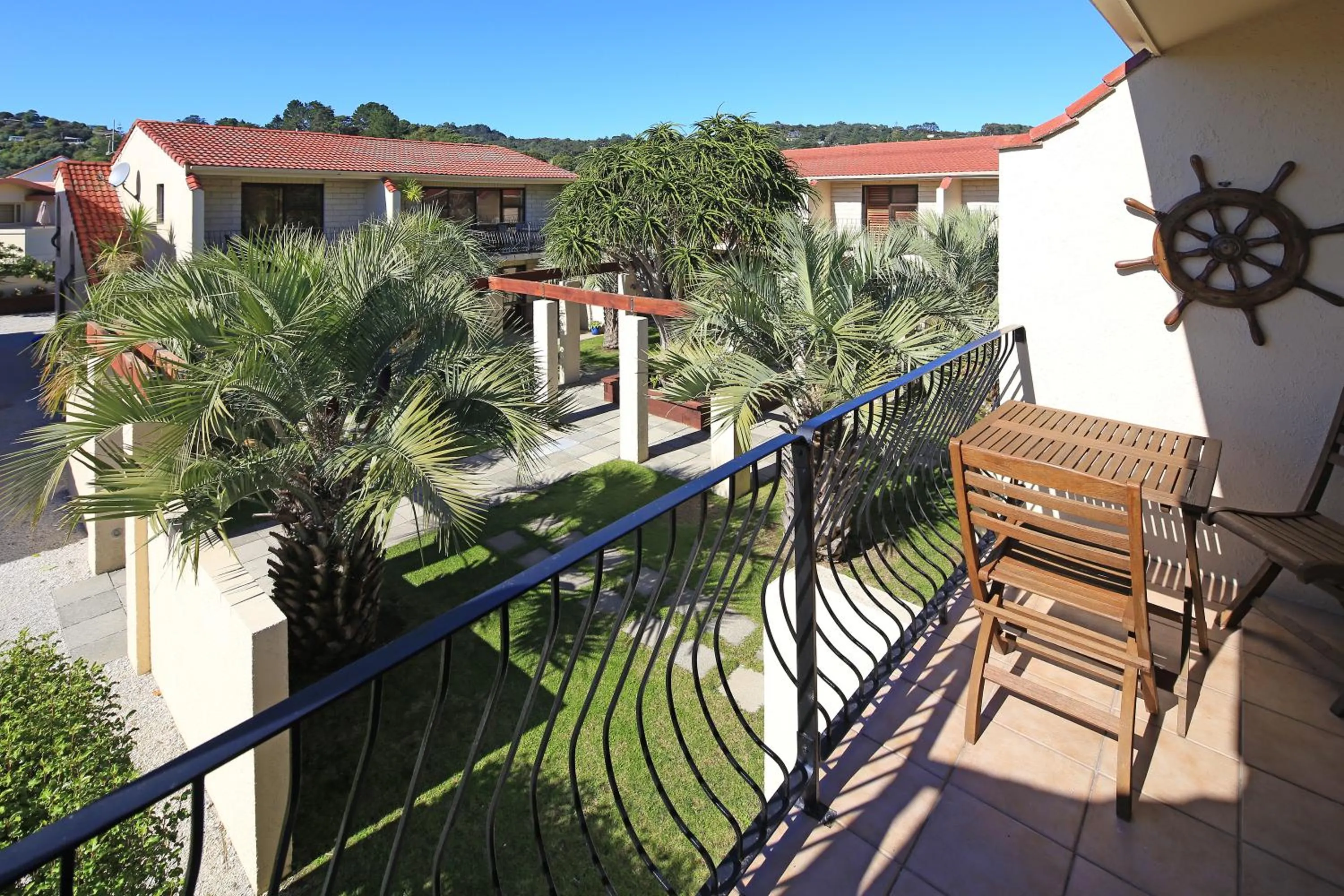 Day in Onetangi Beach Apartments