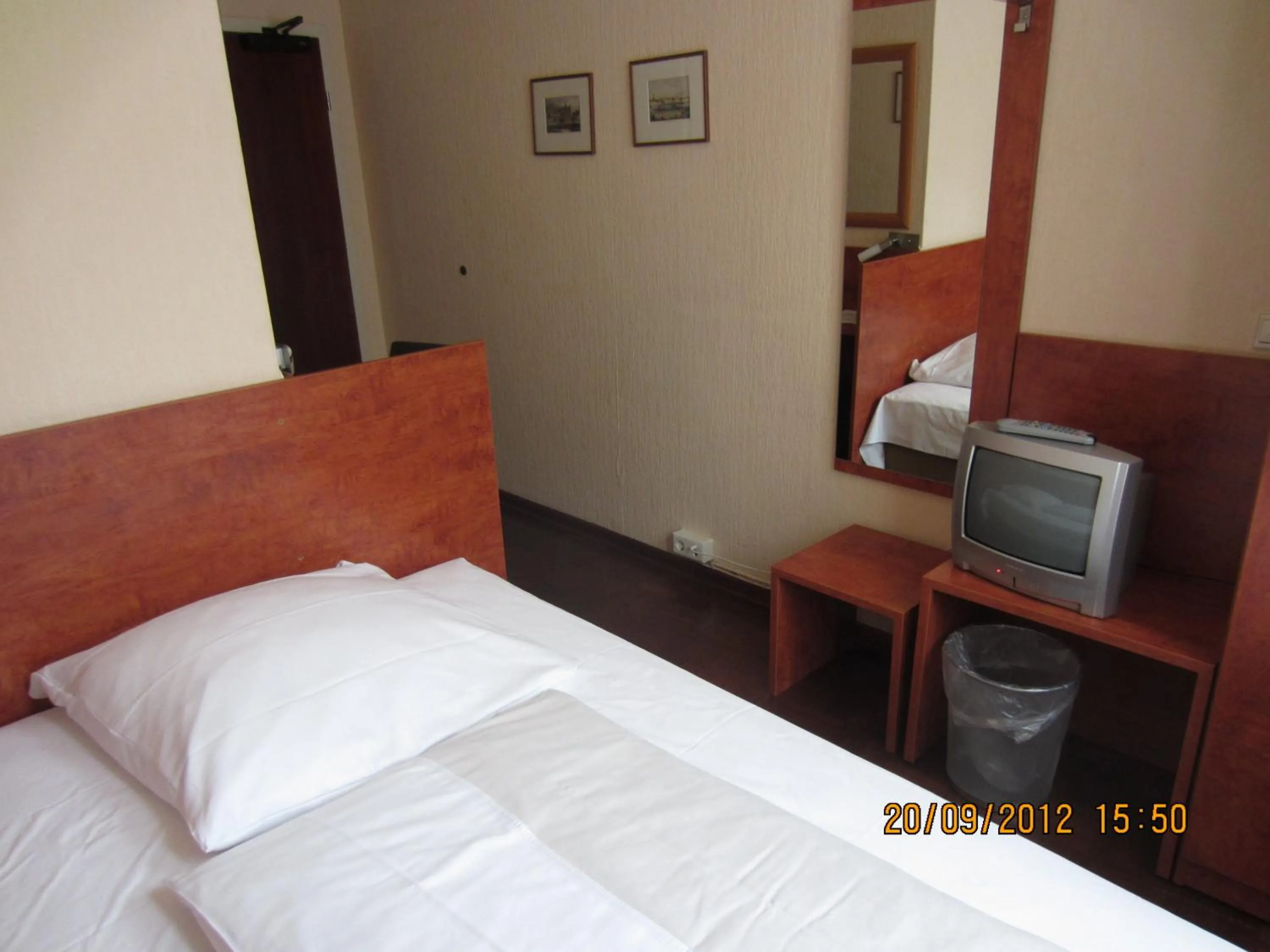 Photo of the whole room, Bed in Altstadt Hotel Rheinblick