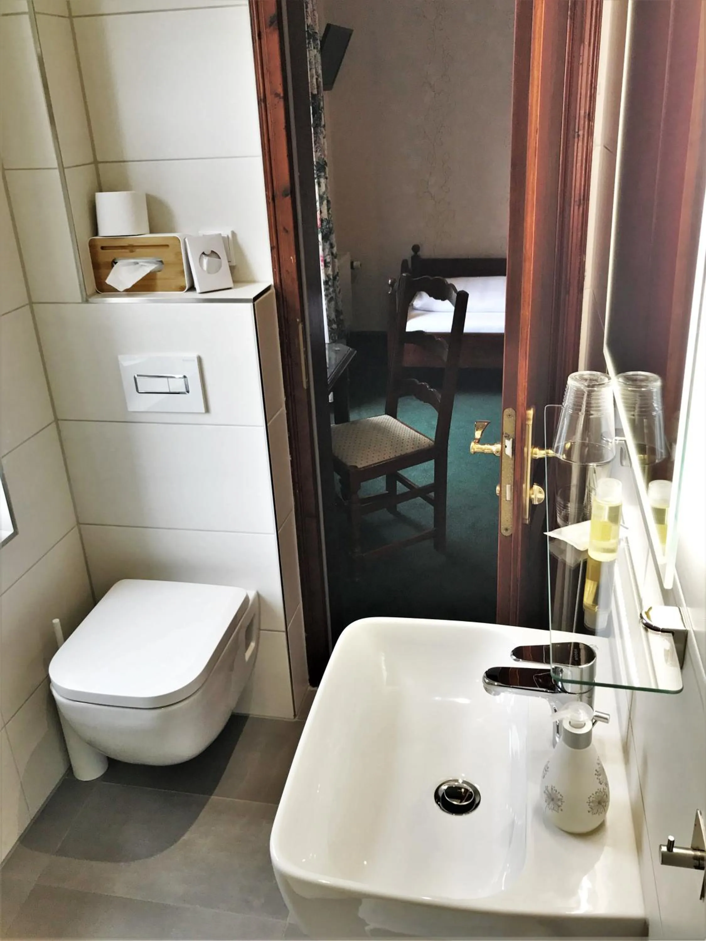 Toilet in Flair-Hotel Waldfrieden