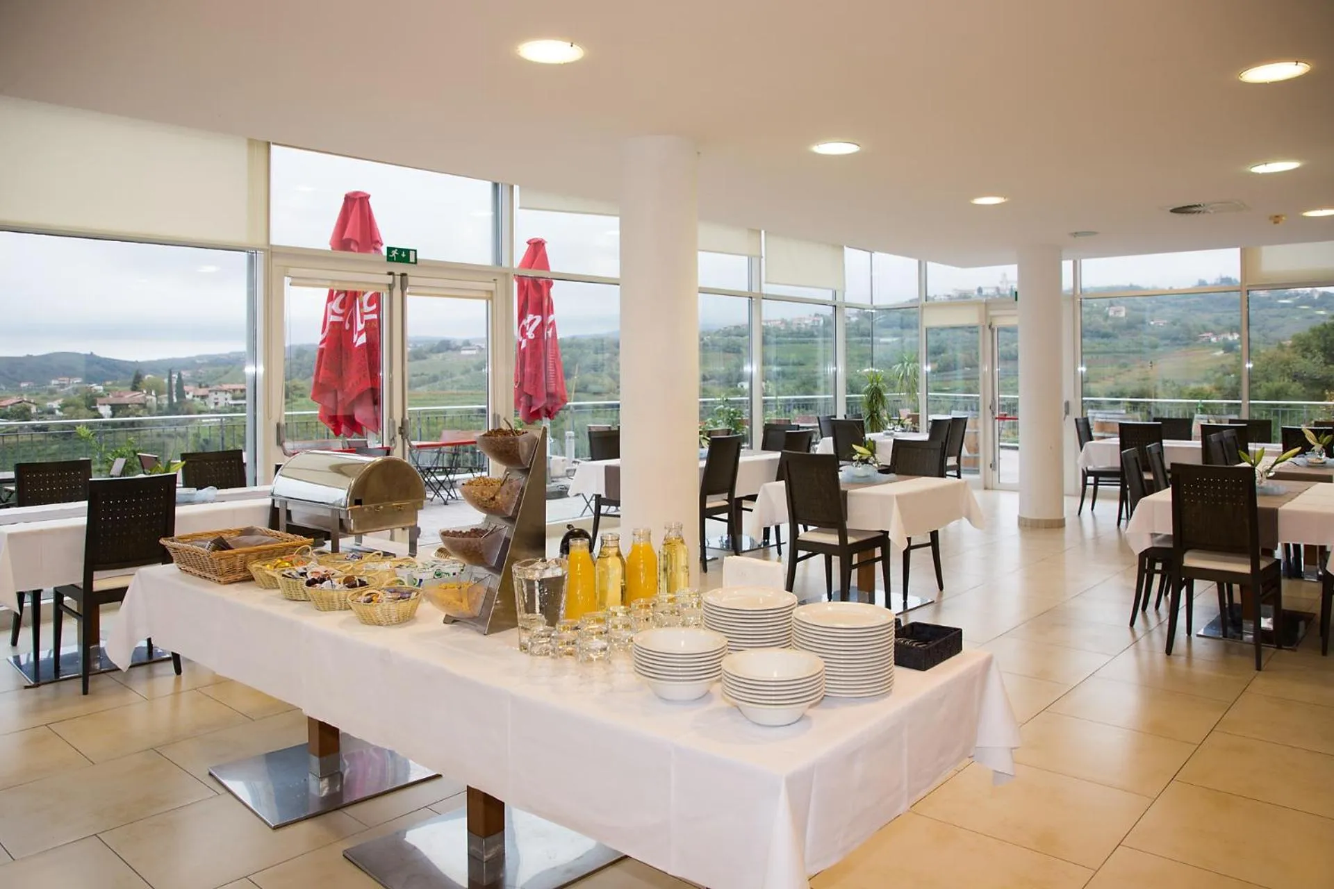 Restaurant/places to eat in Hotel Kozana