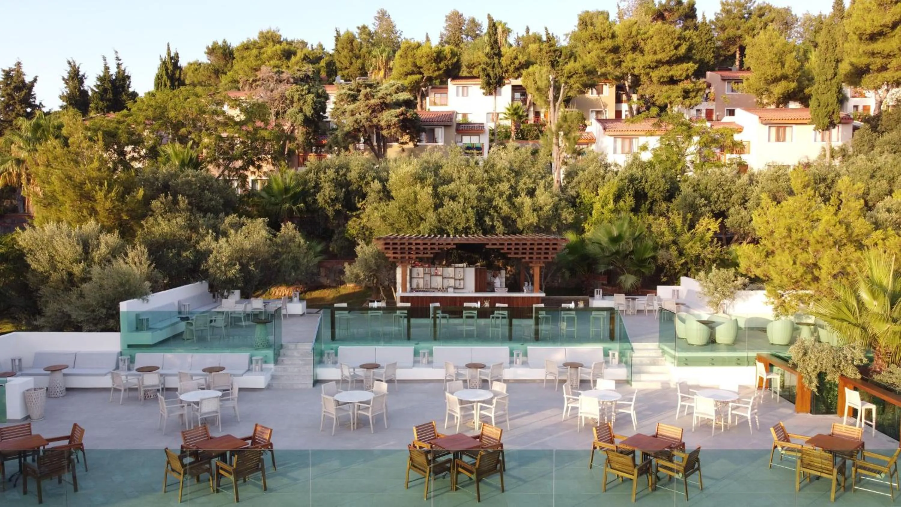 Swimming pool in Pine Bay Holiday Resort