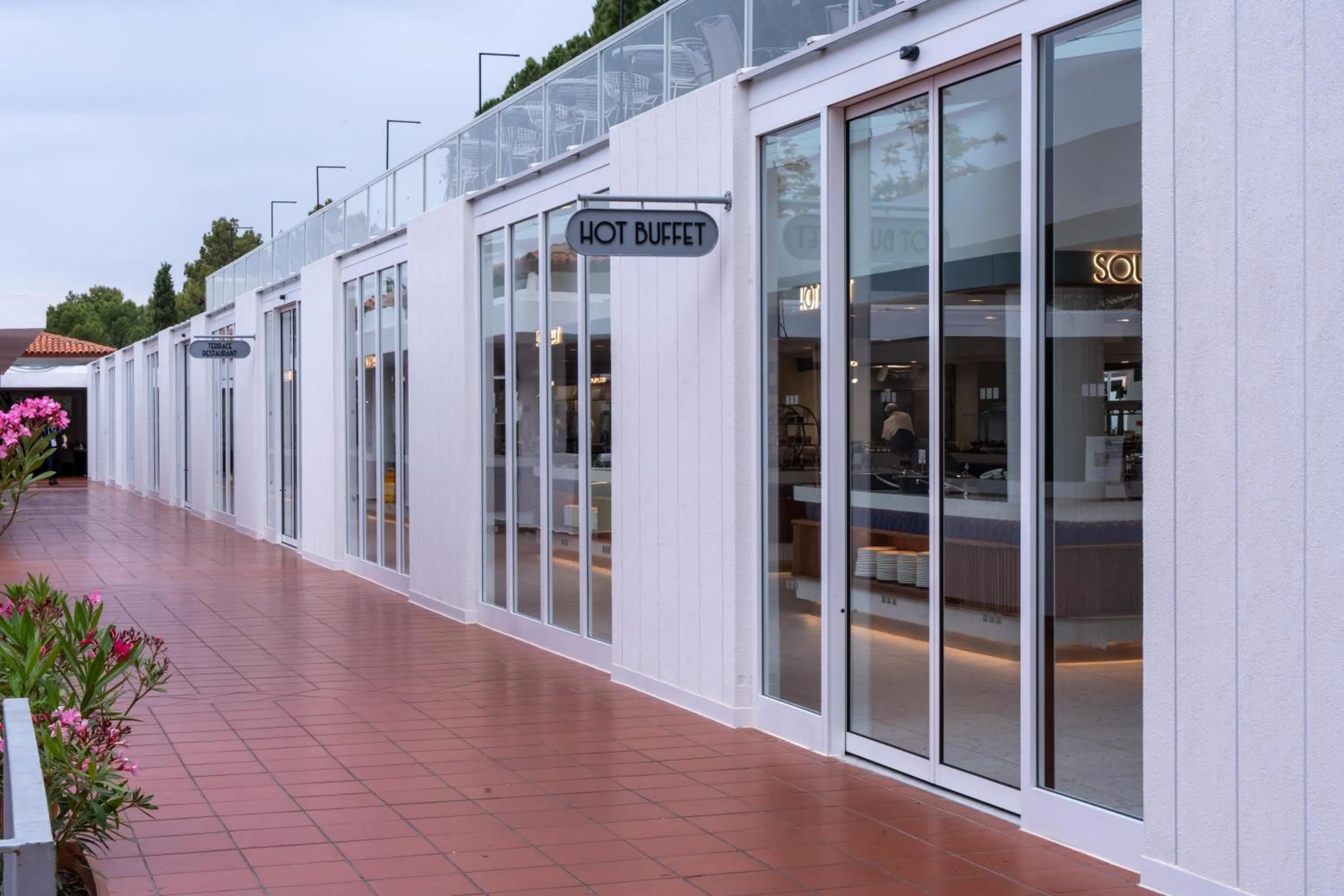 Restaurant/places to eat in Pine Bay Holiday Resort