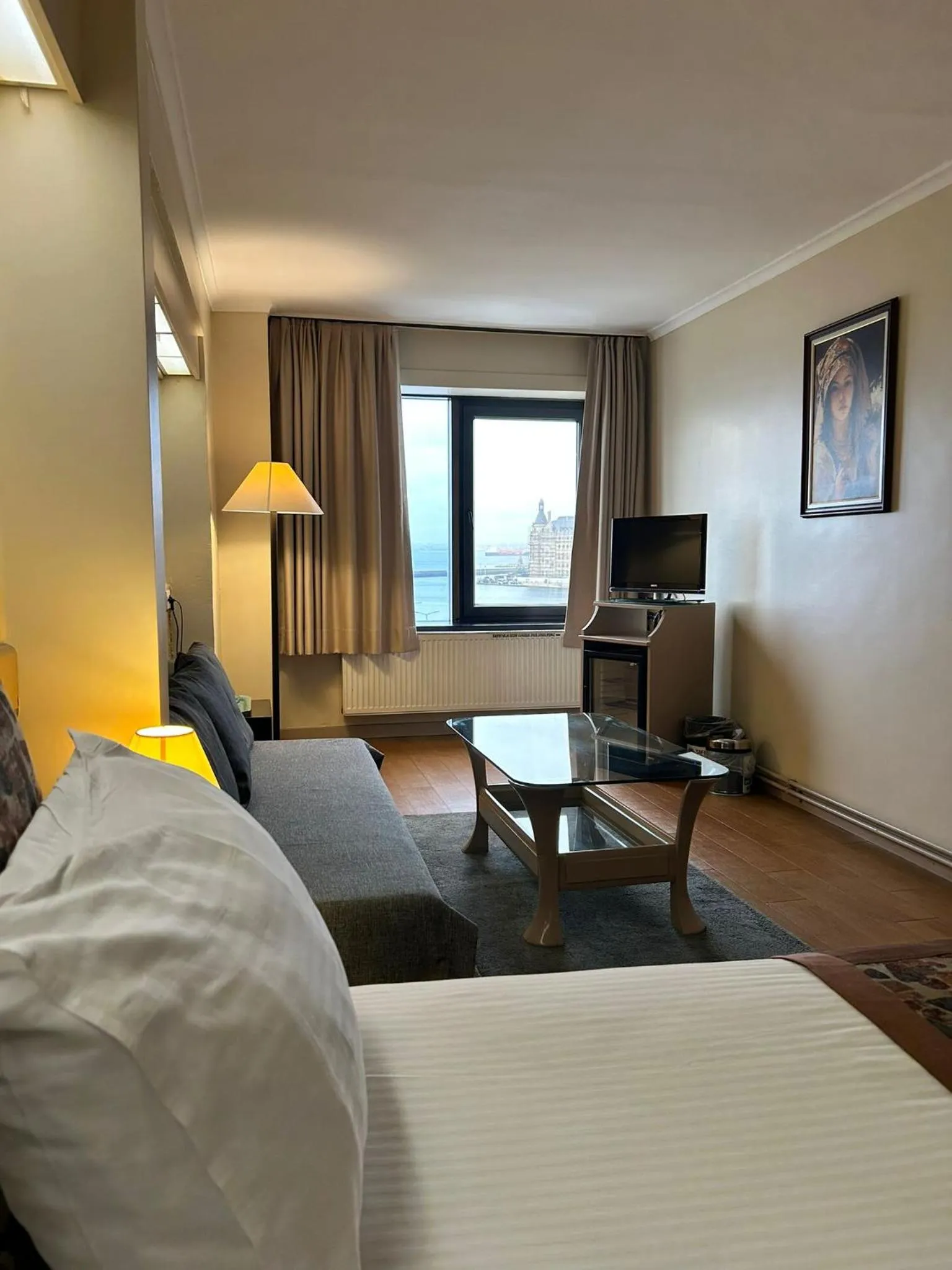 Photo of the whole room, Bed in Kadıköy Rıhtım Hotel