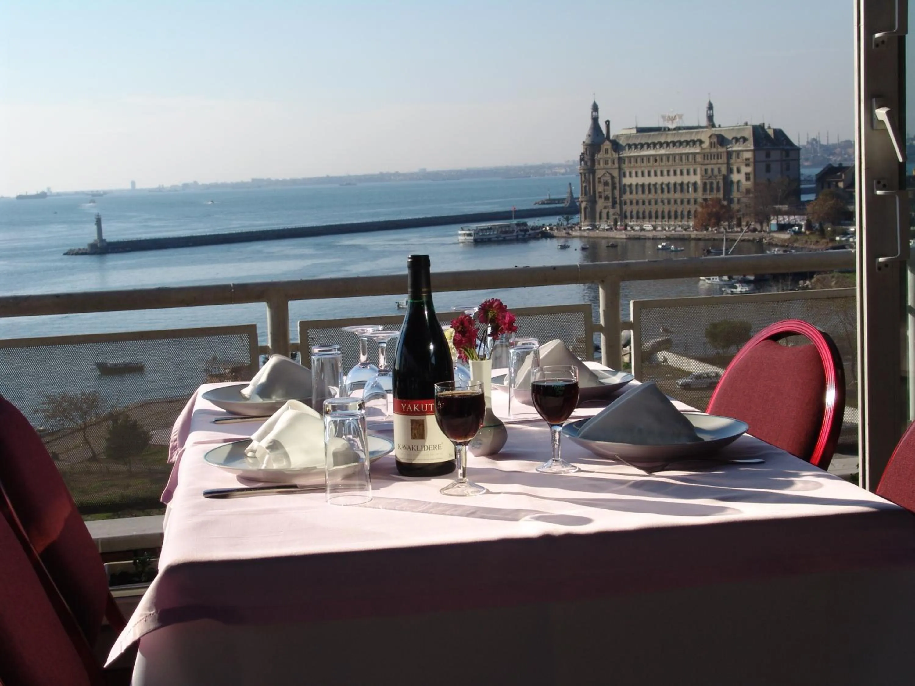 Restaurant/places to eat in Kadıköy Rıhtım Hotel