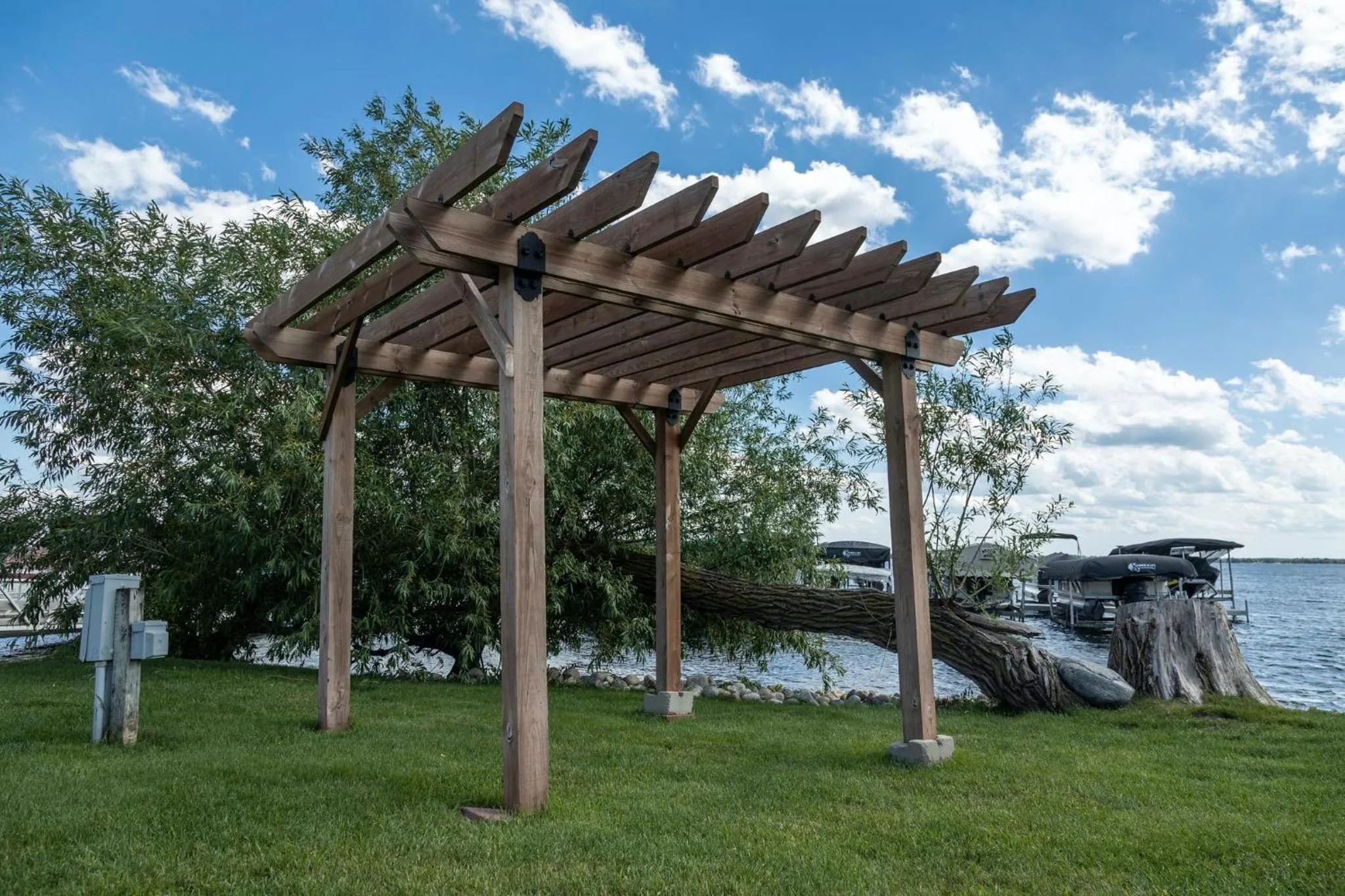 Lobby or reception in Holiday Inn Detroit Lakes by IHG