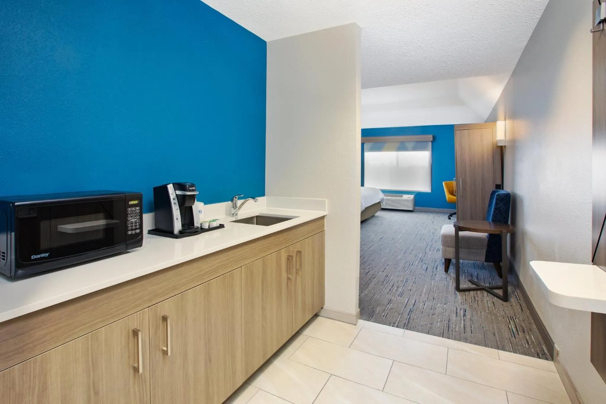Photo of the whole room in Holiday Inn Express Fremont by IHG