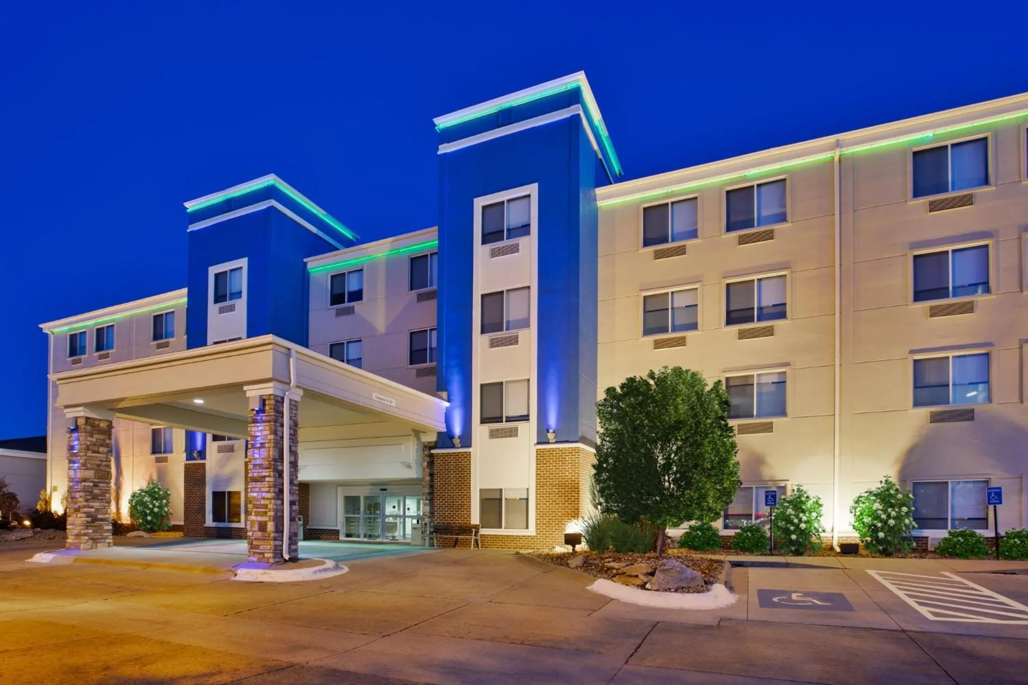 Property building in Holiday Inn Express Fremont by IHG