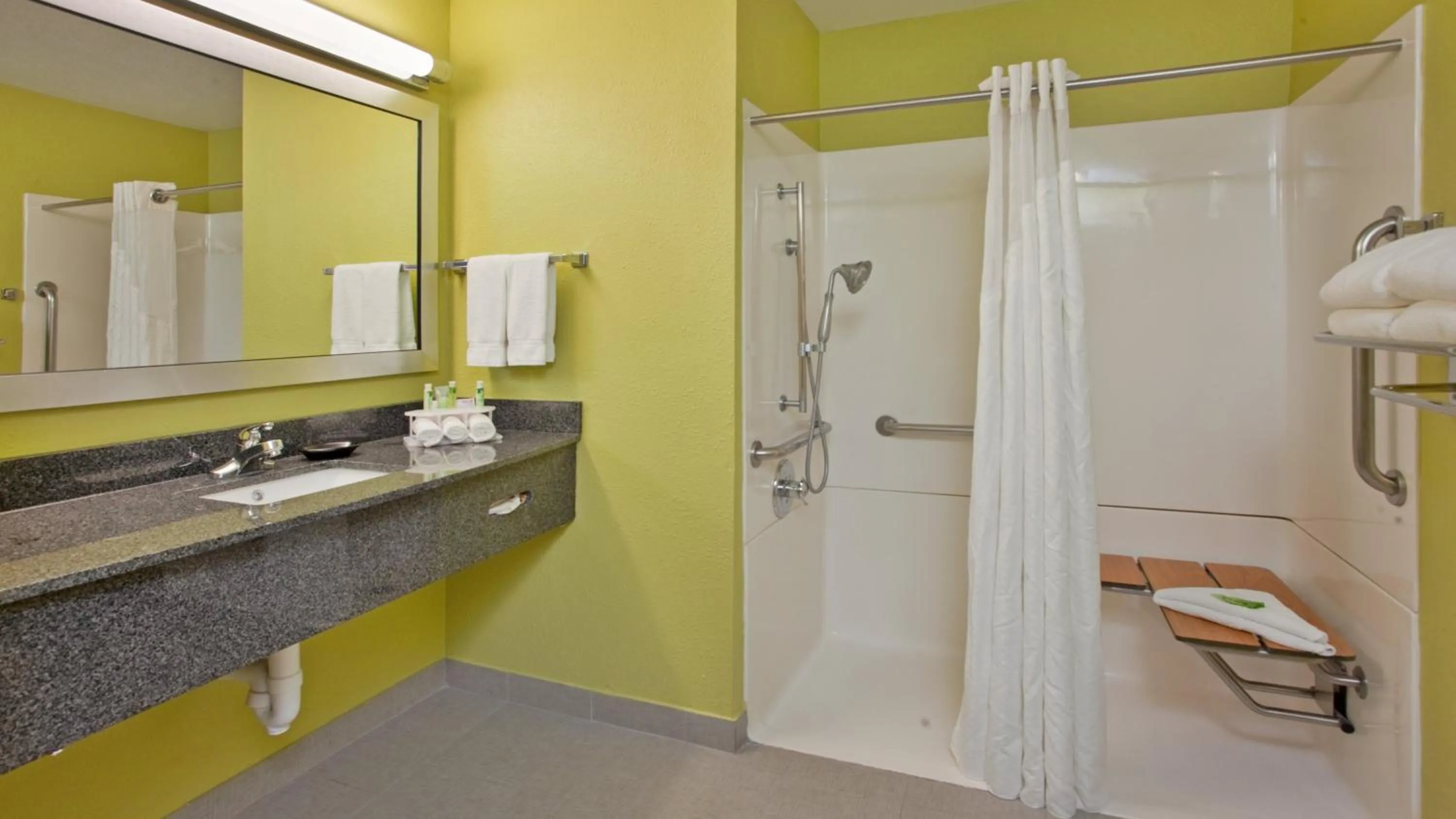 Photo of the whole room in Holiday Inn Express Fremont by IHG