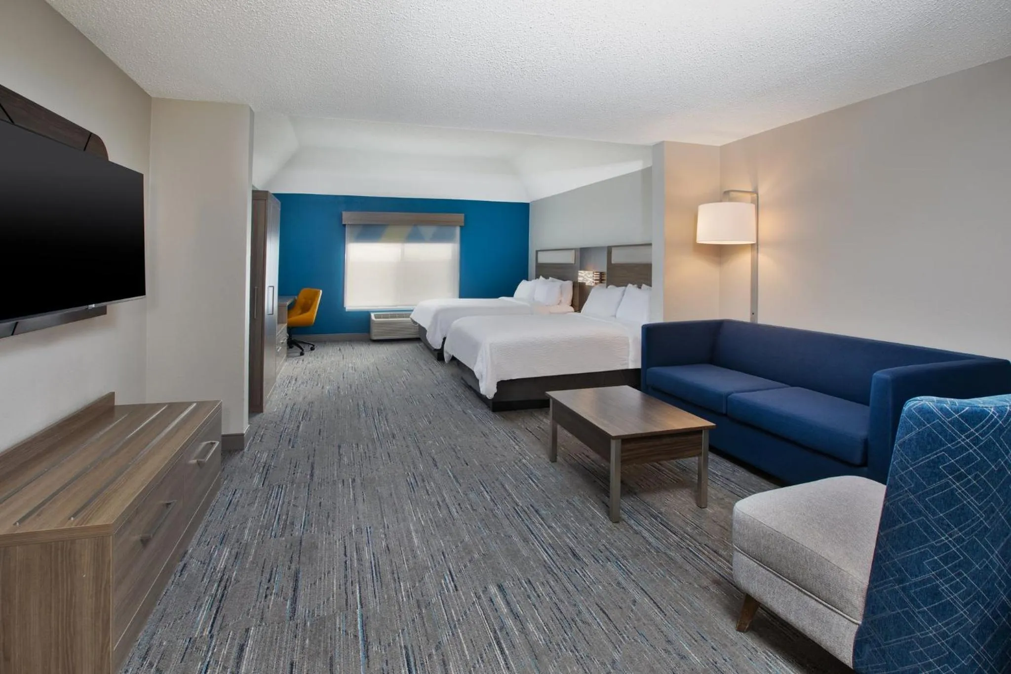 Photo of the whole room, Bed in Holiday Inn Express Fremont by IHG