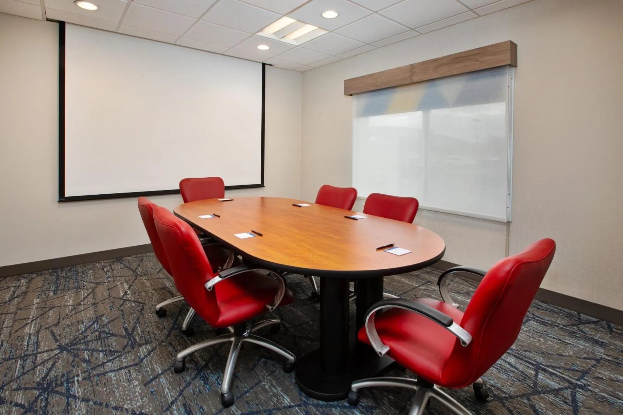 Meeting/conference room in Holiday Inn Express Fremont by IHG