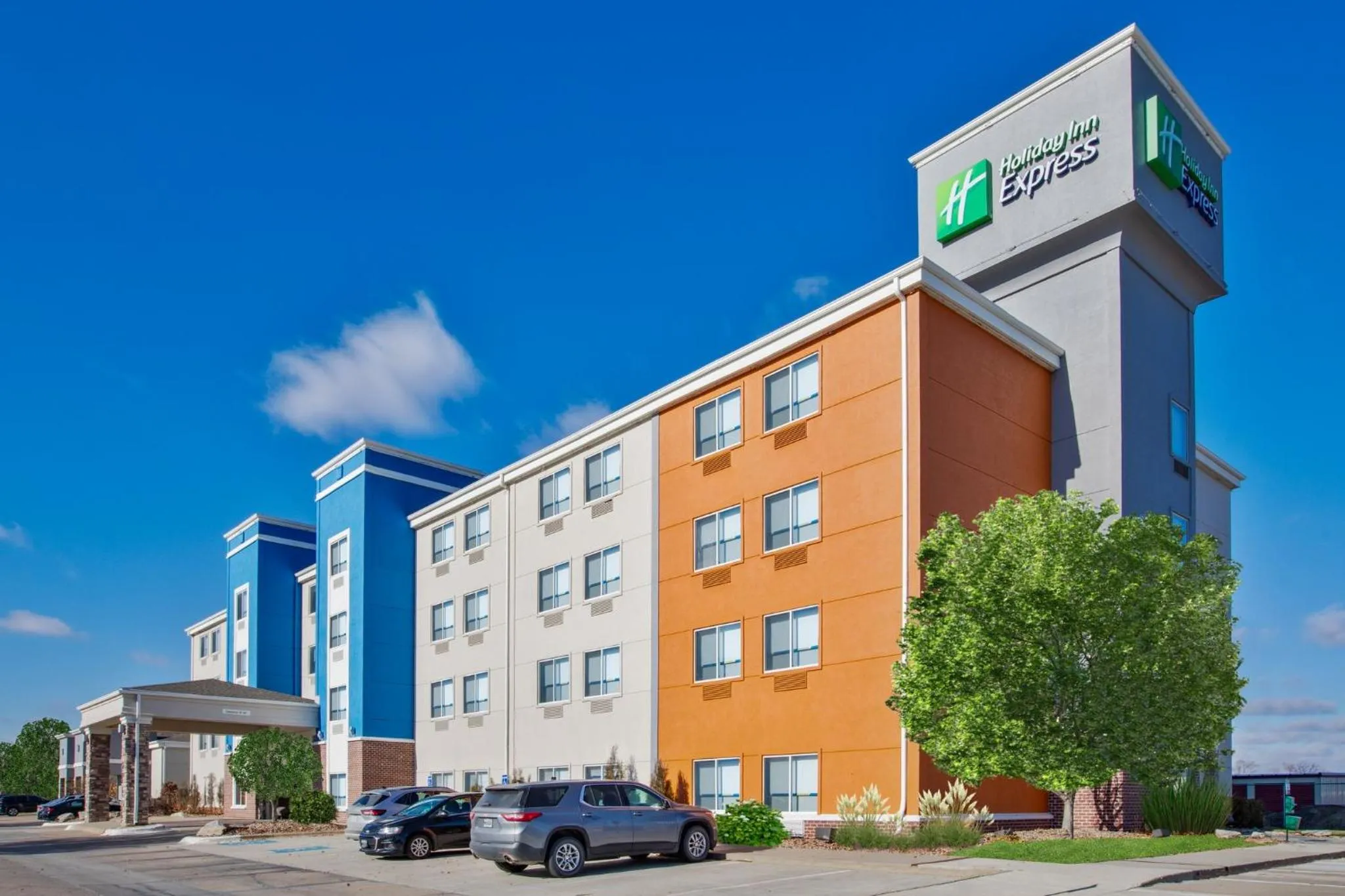 Property building in Holiday Inn Express Fremont by IHG