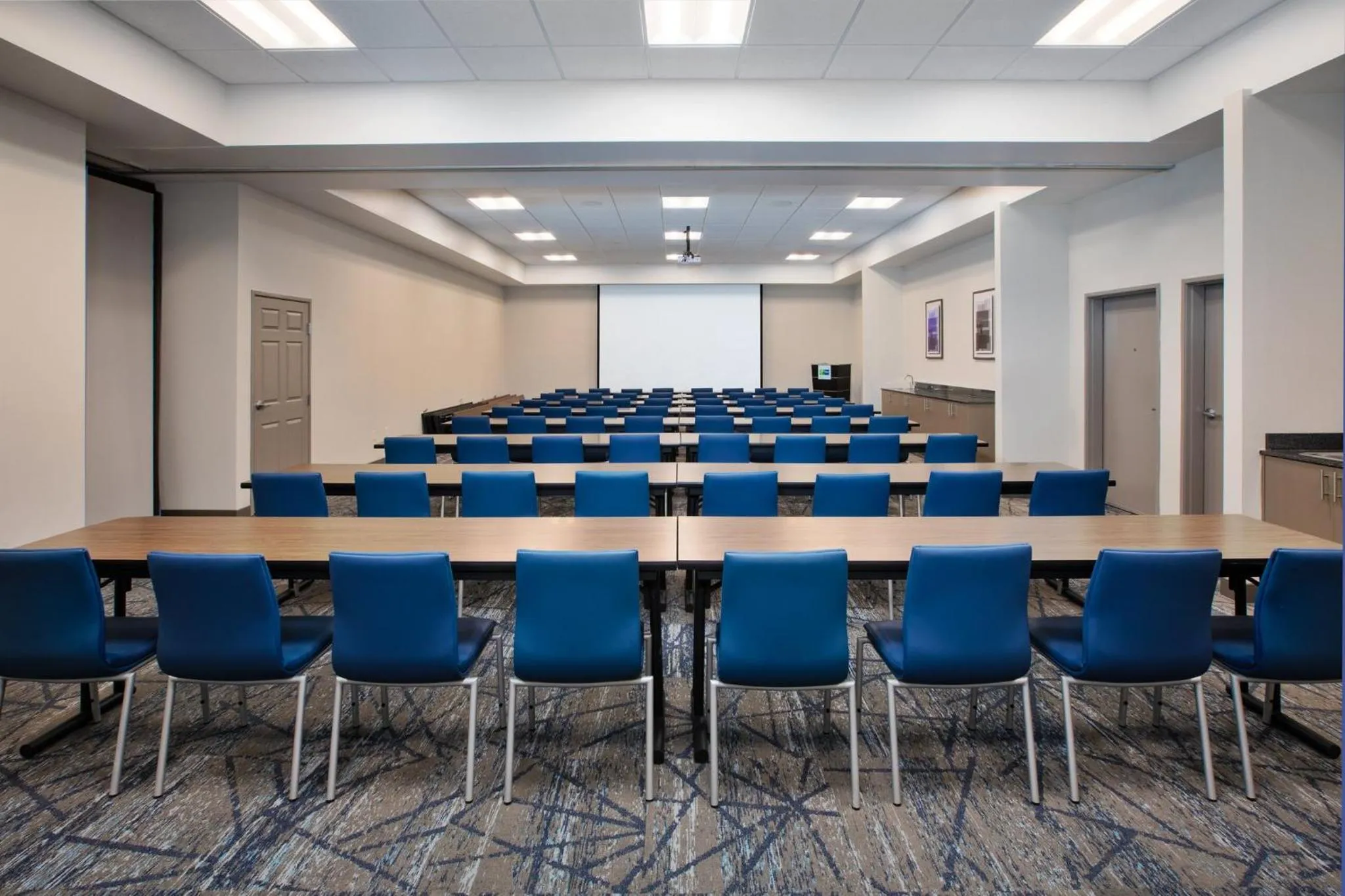 Meeting/conference room in Holiday Inn Express Fremont by IHG