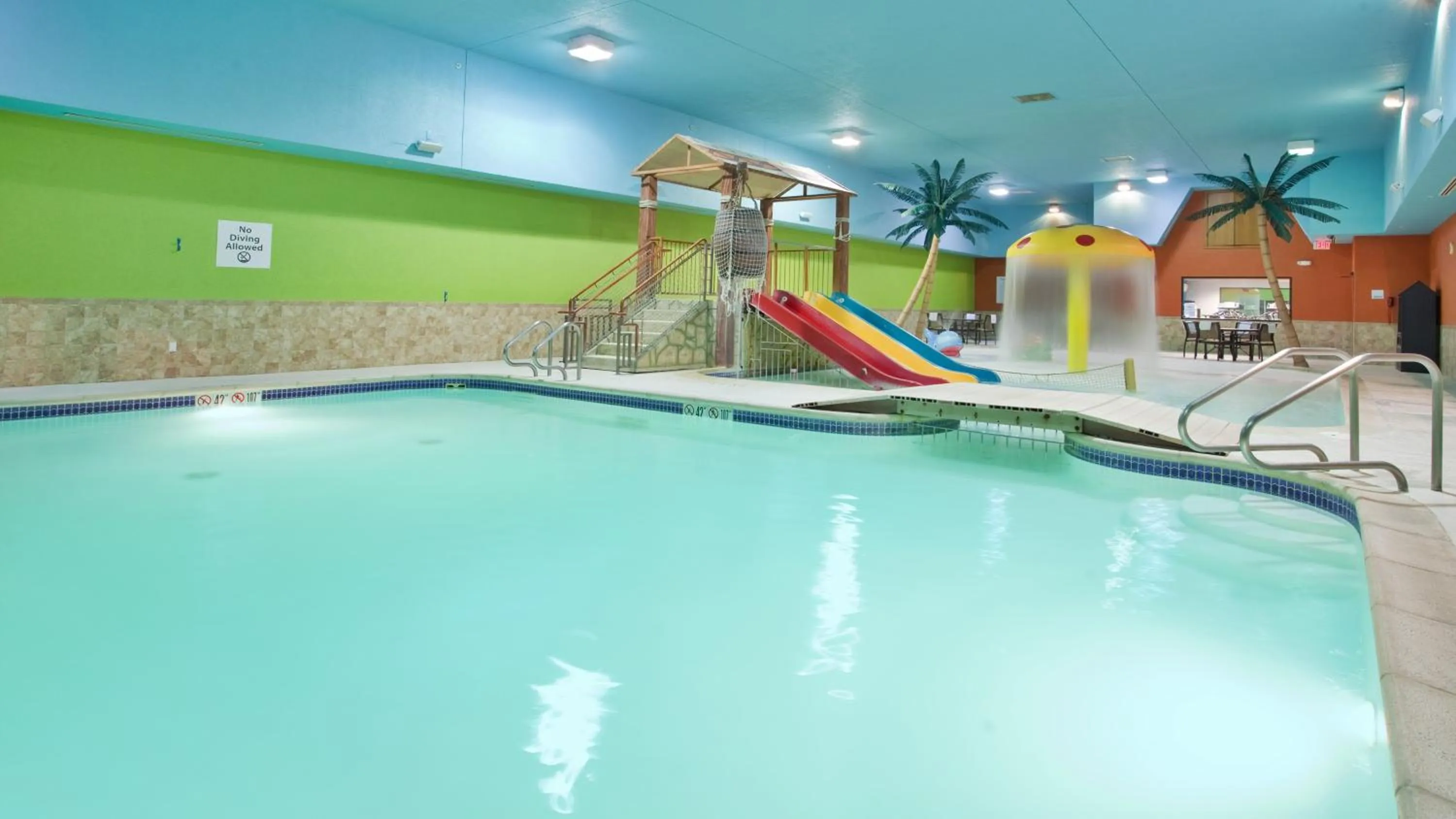 Swimming pool in Holiday Inn Express Fremont by IHG