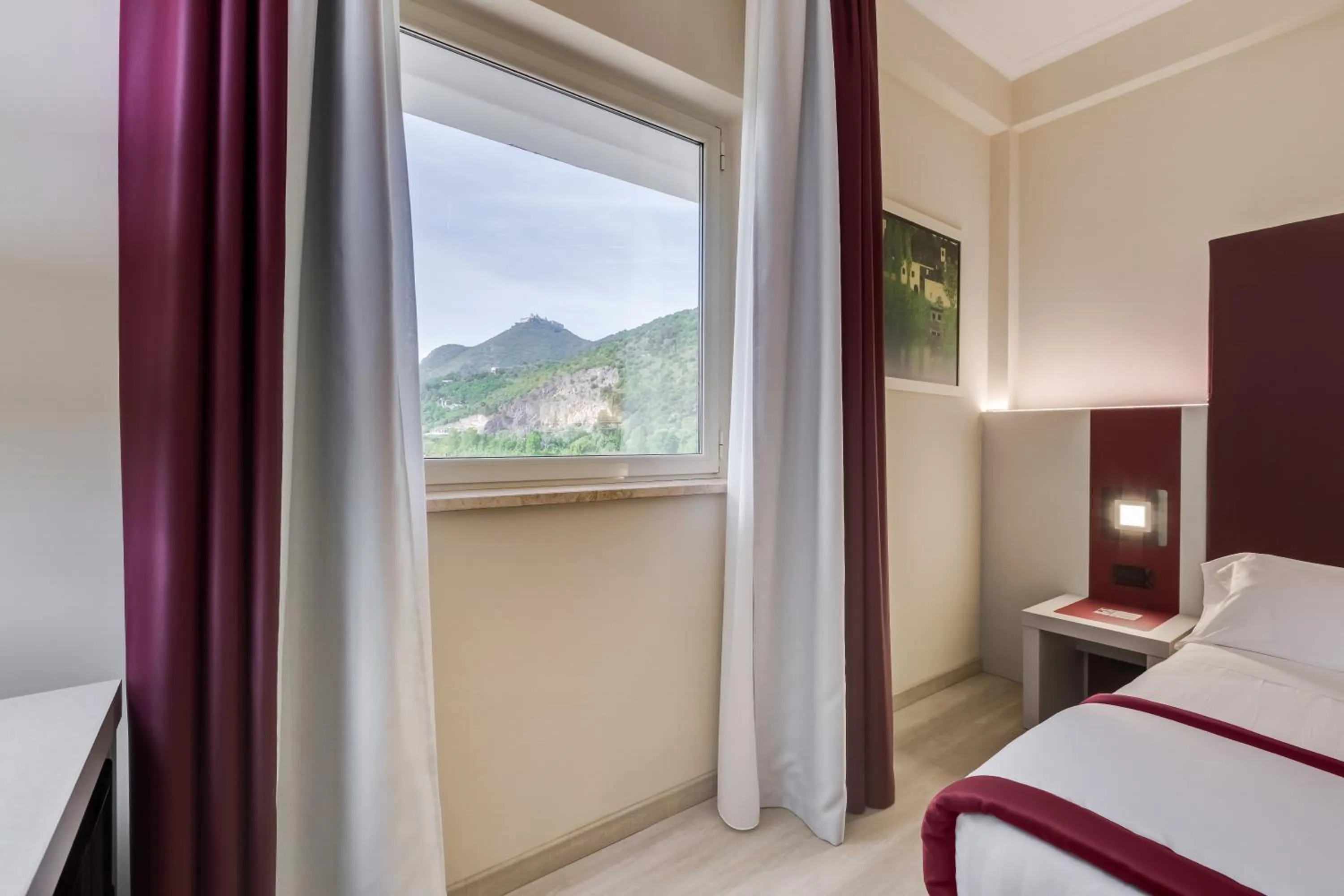 Landmark view, Bed in Best Western Hotel Rocca