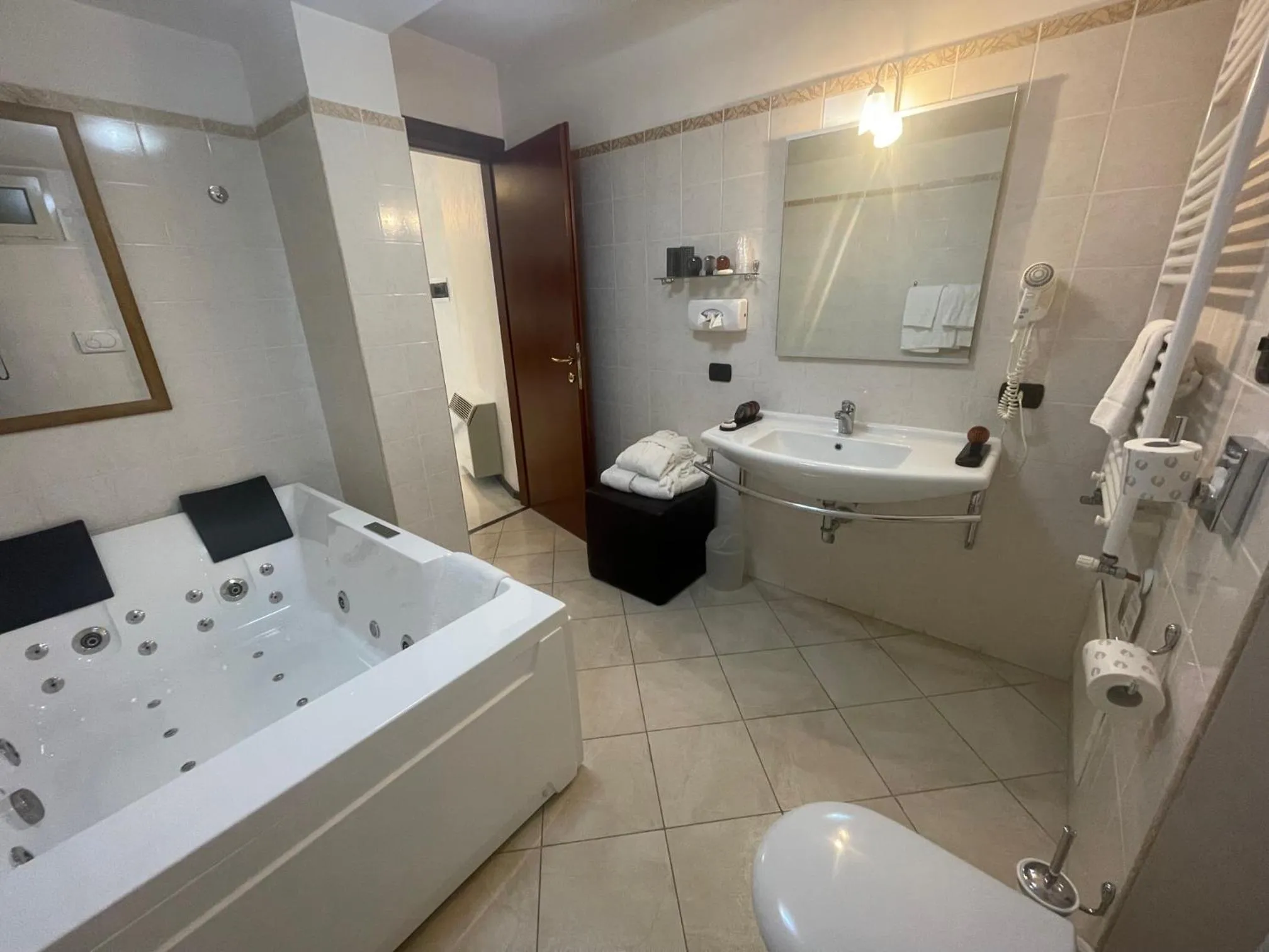 Hot Tub in Best Western Hotel Rocca