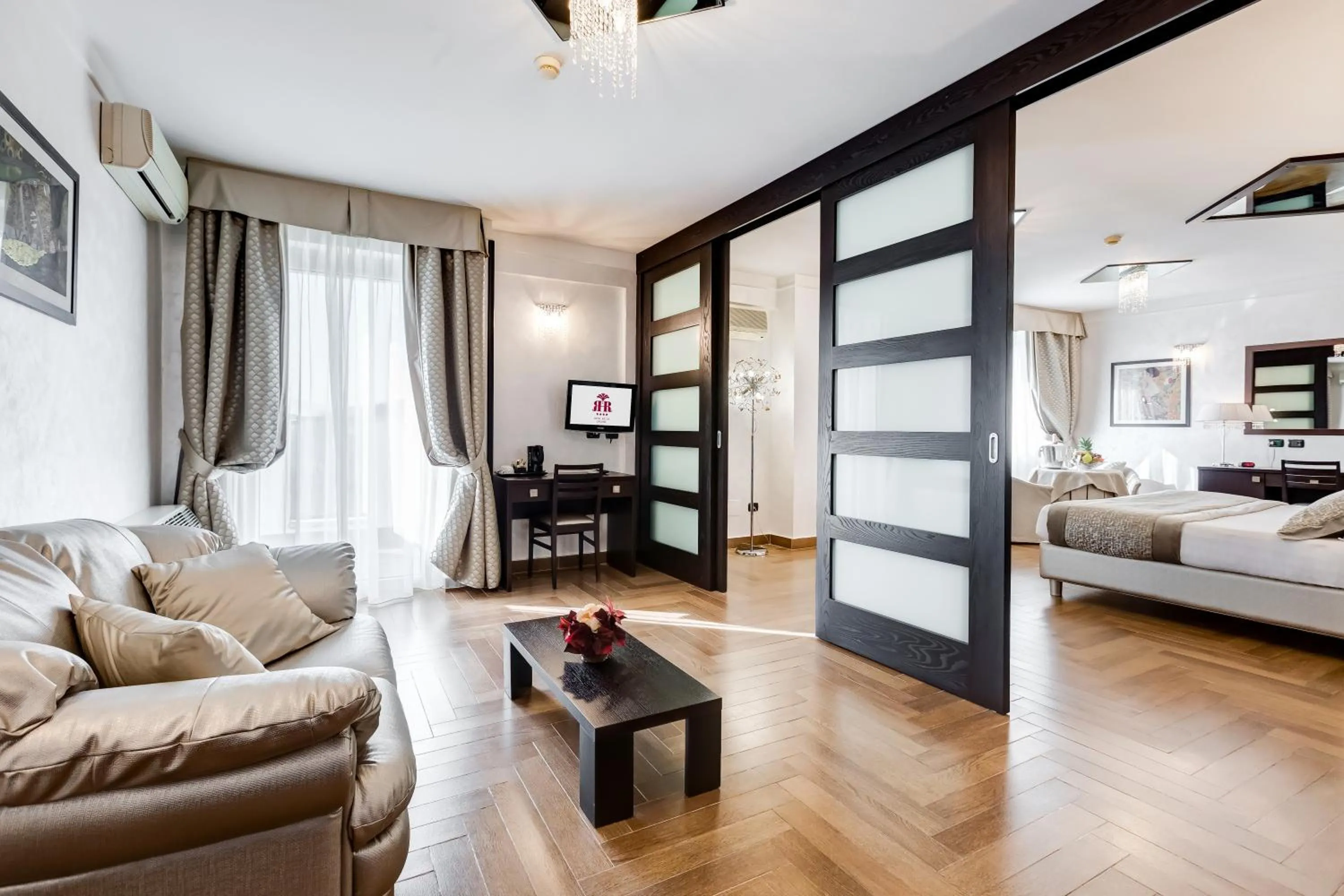 Mountain view, Bed in Best Western Hotel Rocca