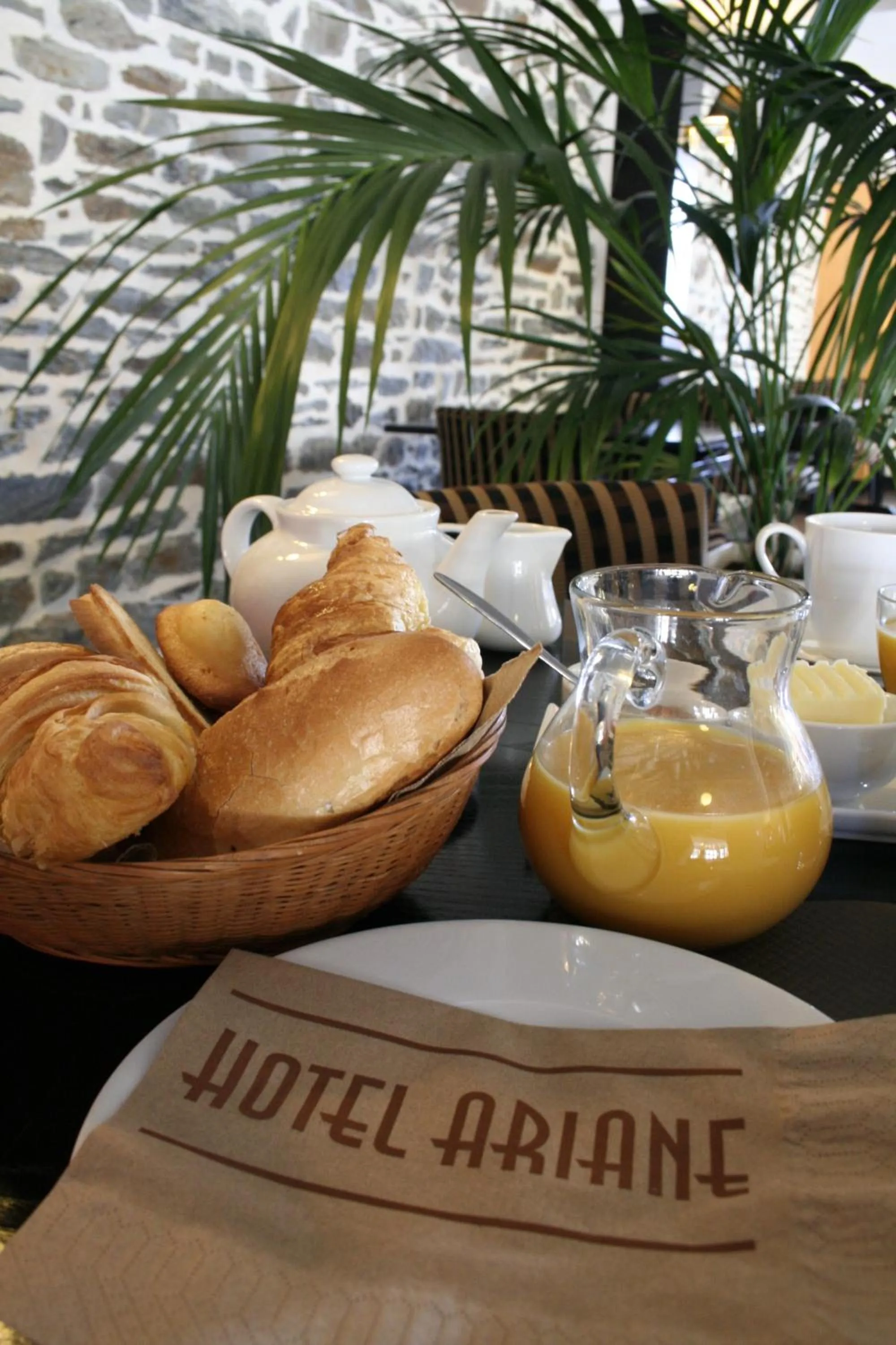 Food in Hôtel Ariane & SPA