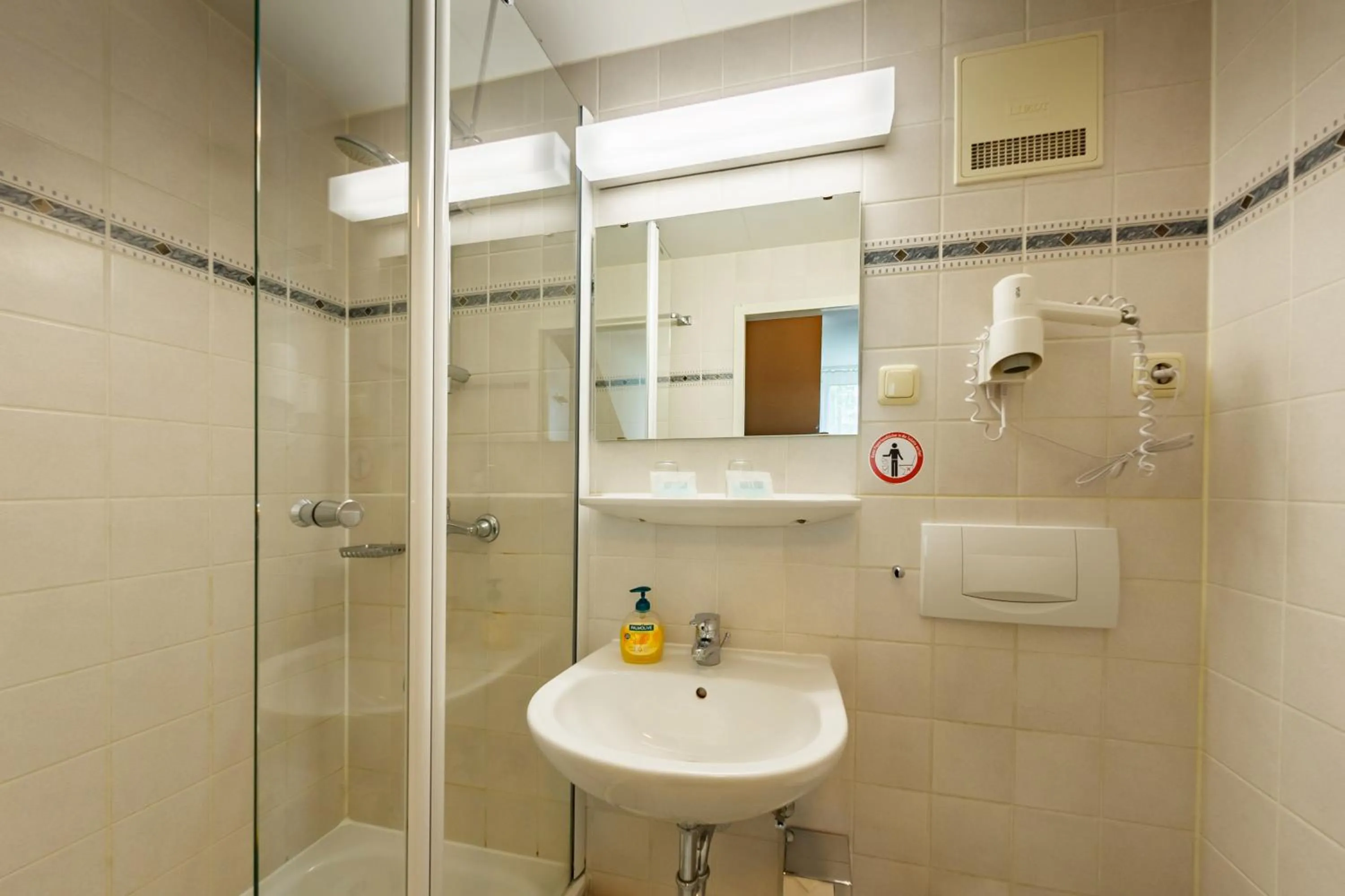 Bathroom in City-Pension Dessau-Roßlau