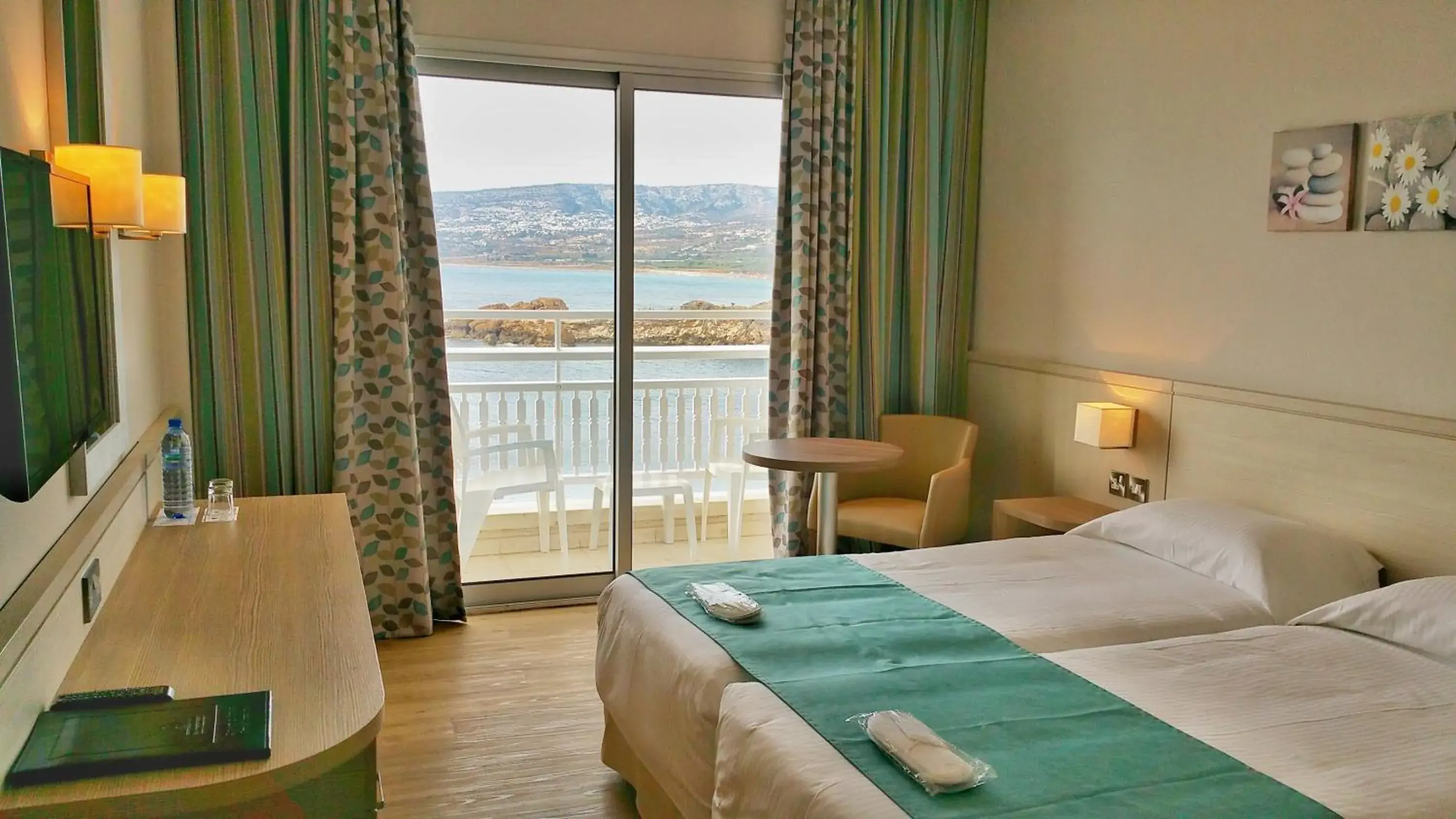 Deluxe Double or Twin Room with Sea View - single occupancy in Cynthiana Beach Hotel Deluxe Double or Twin Room with Sea View - single occupancy in Cynthiana Beach Hotel