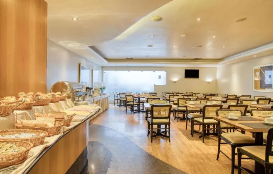 Restaurant/places to eat in Premier Copacabana Hotel