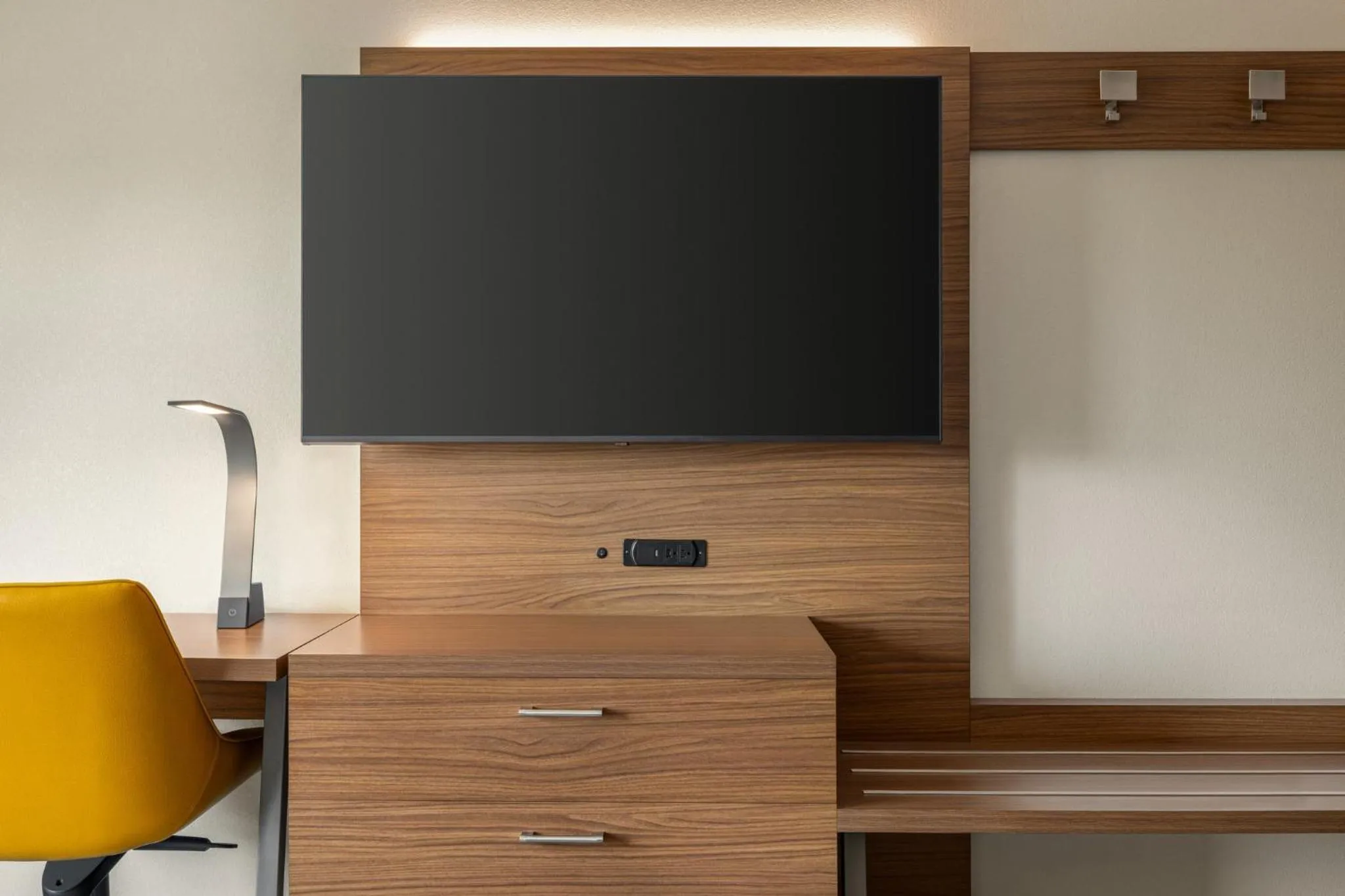 Photo of the whole room in Holiday Inn Express Hotel & Suites Hagerstown by IHG